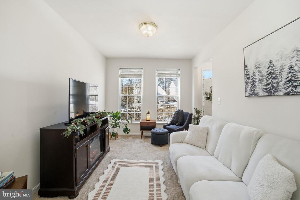 11103 SATURN COURT