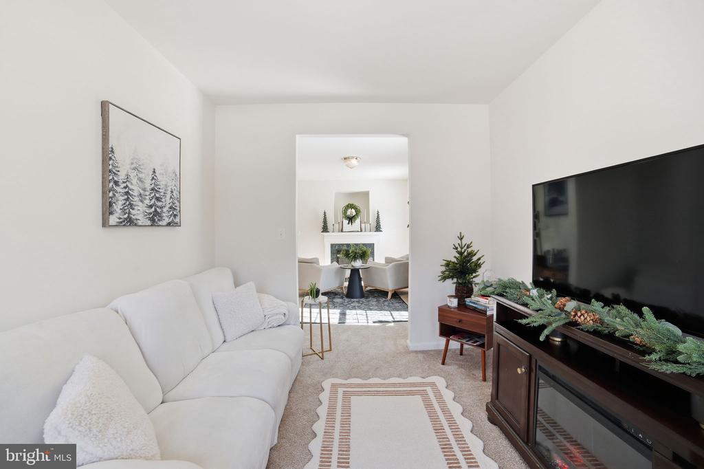 11103 SATURN COURT
