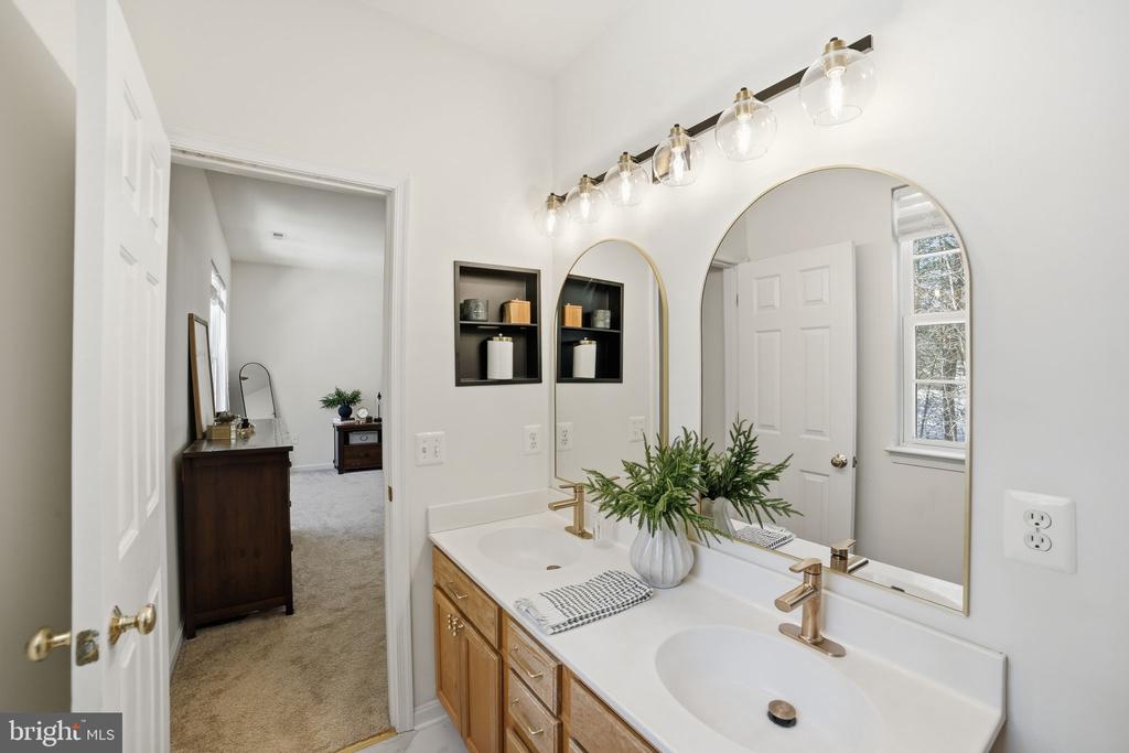 11103 SATURN COURT