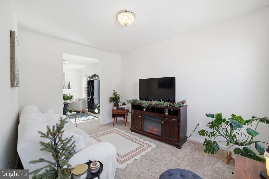 11103 SATURN COURT