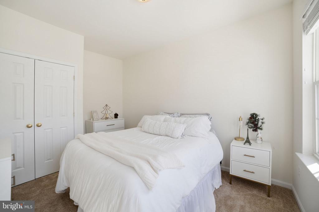 11103 SATURN COURT