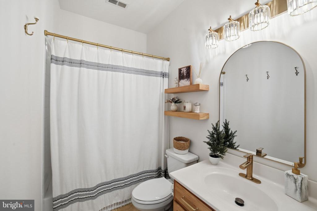 11103 SATURN COURT