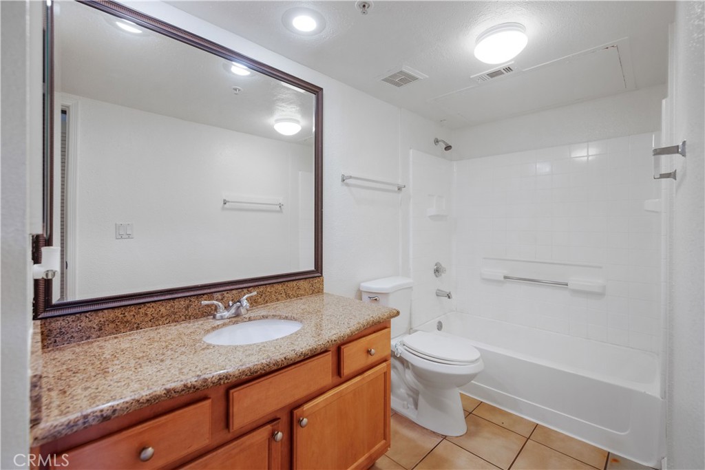 2045 Las Colinas Circle 206