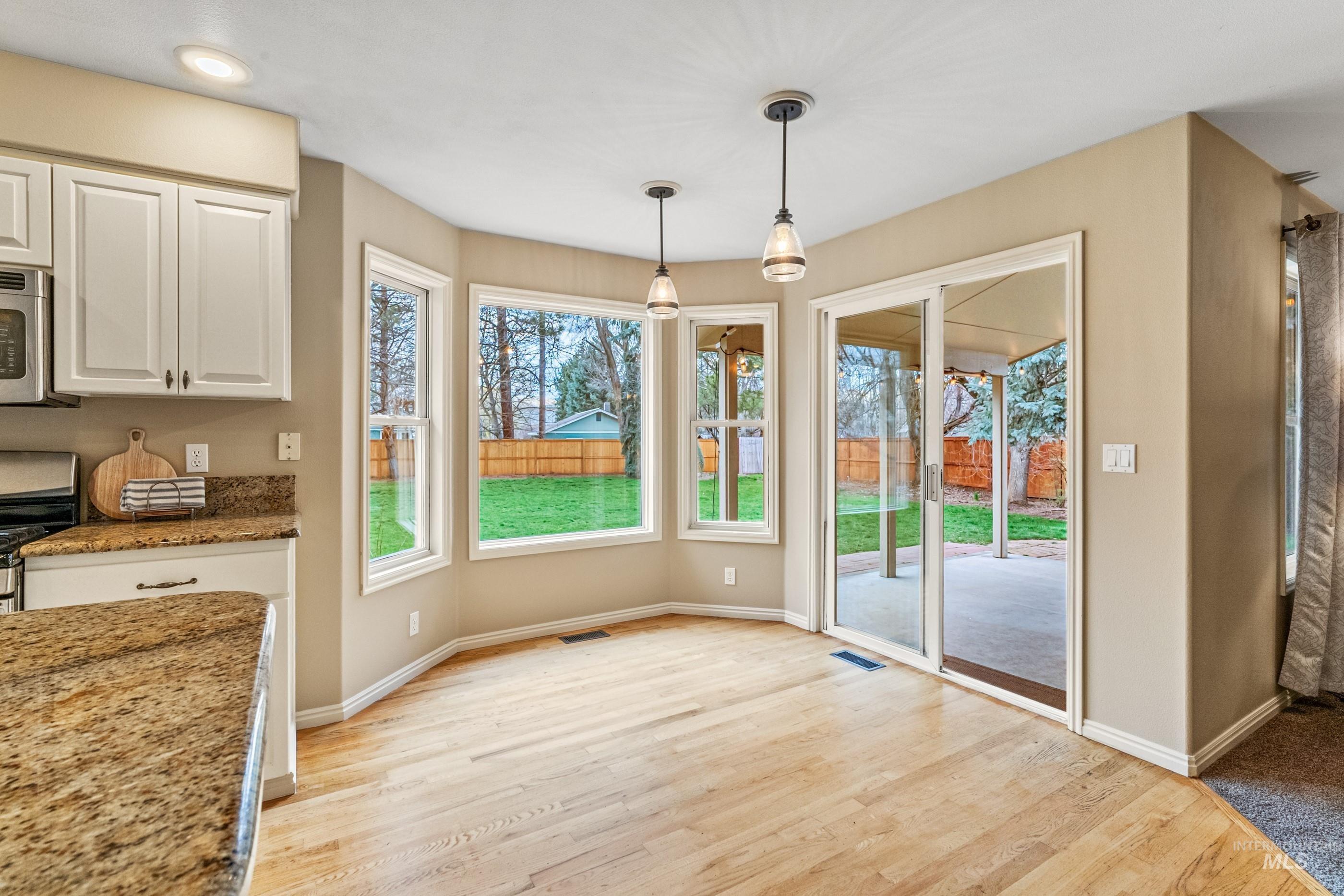 4993 N Rivervista Way