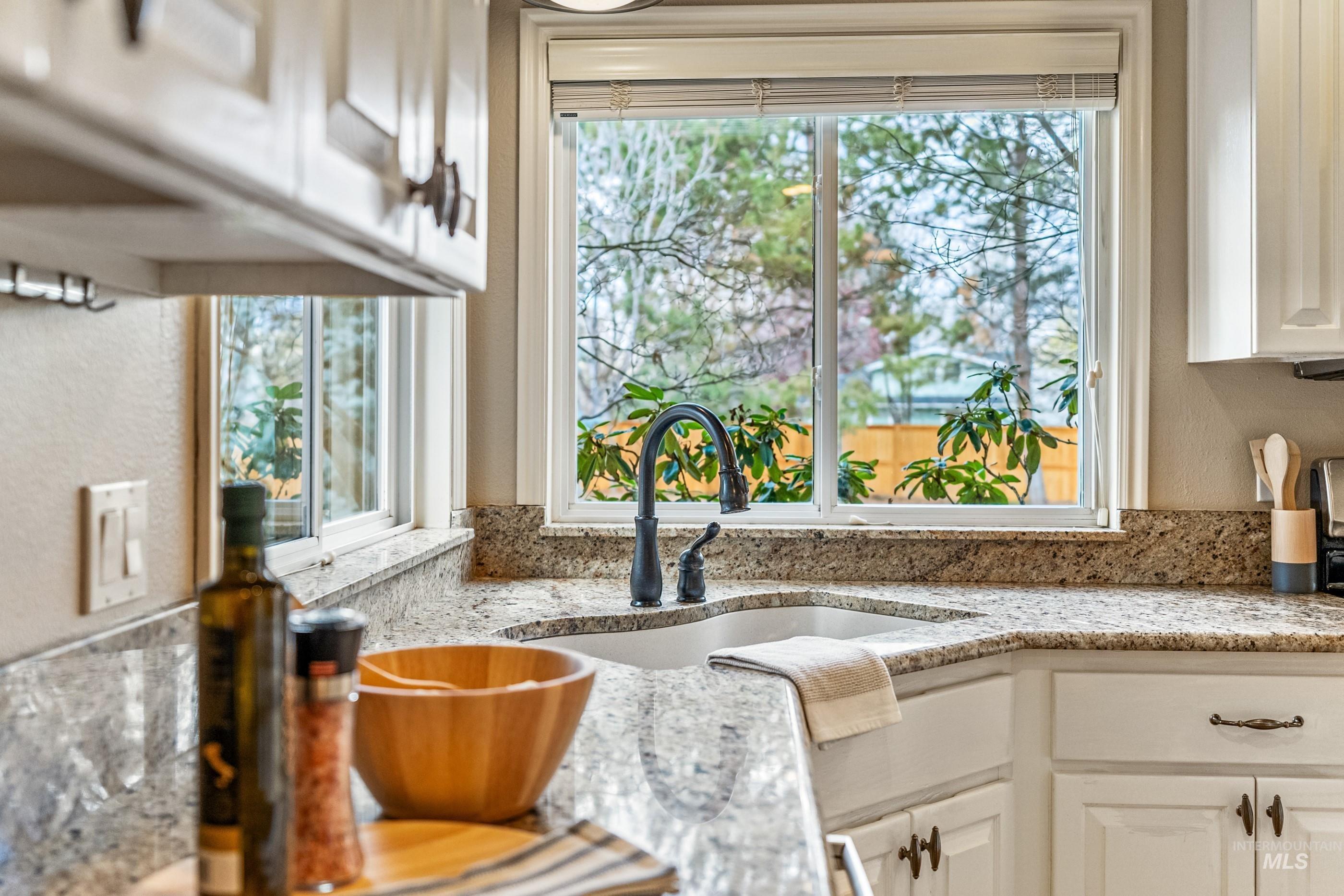 4993 N Rivervista Way