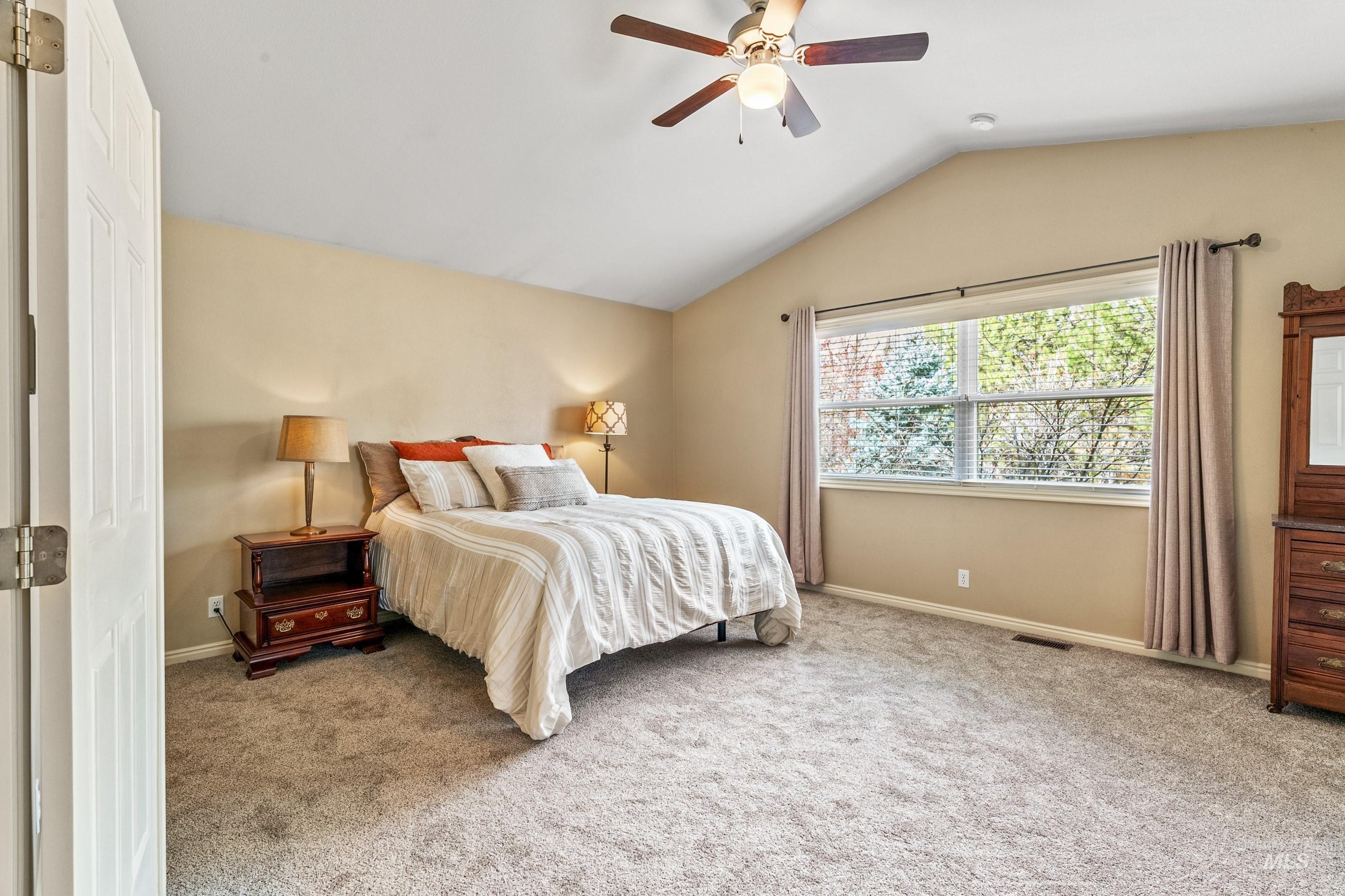 4993 N Rivervista Way