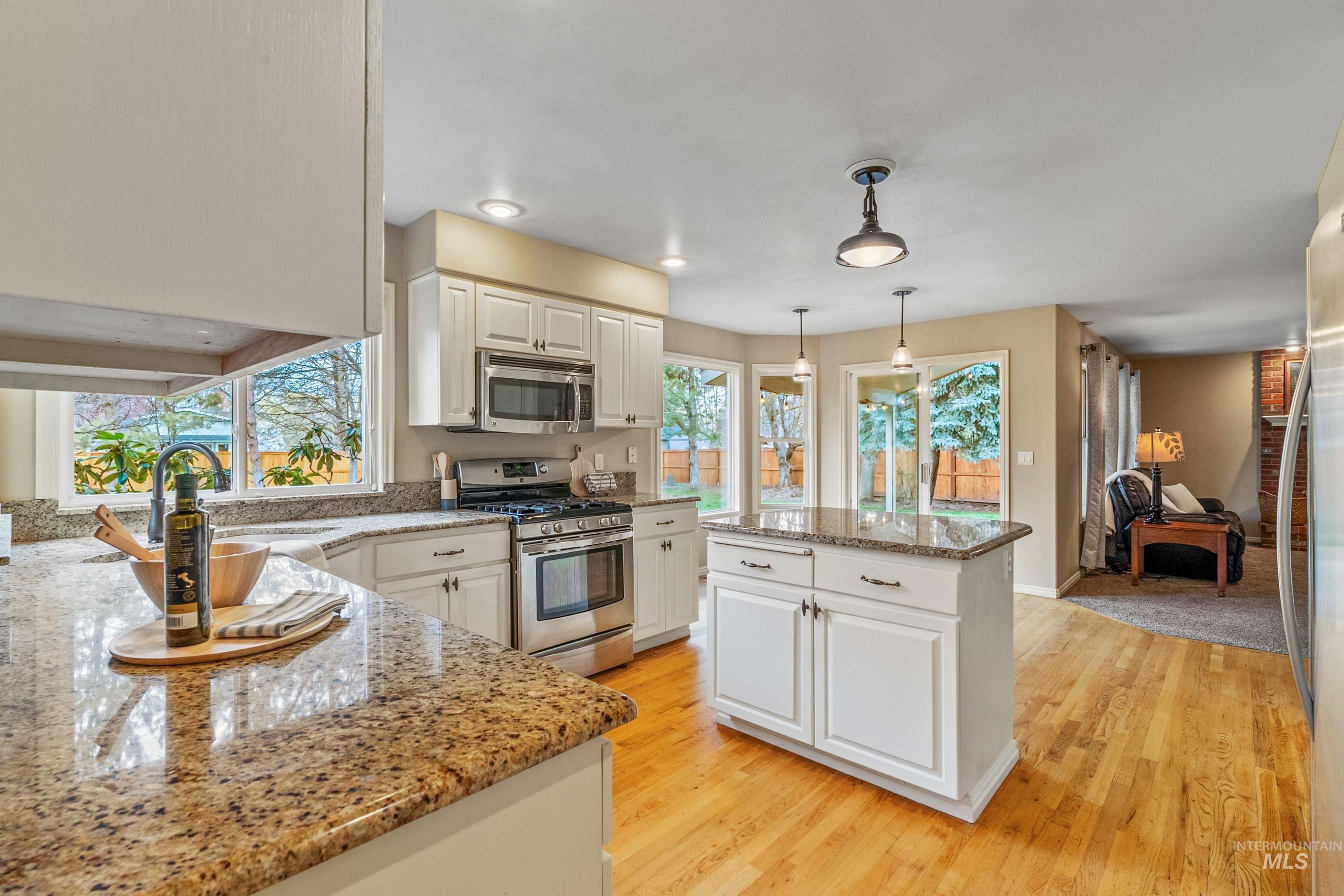 4993 N Rivervista Way