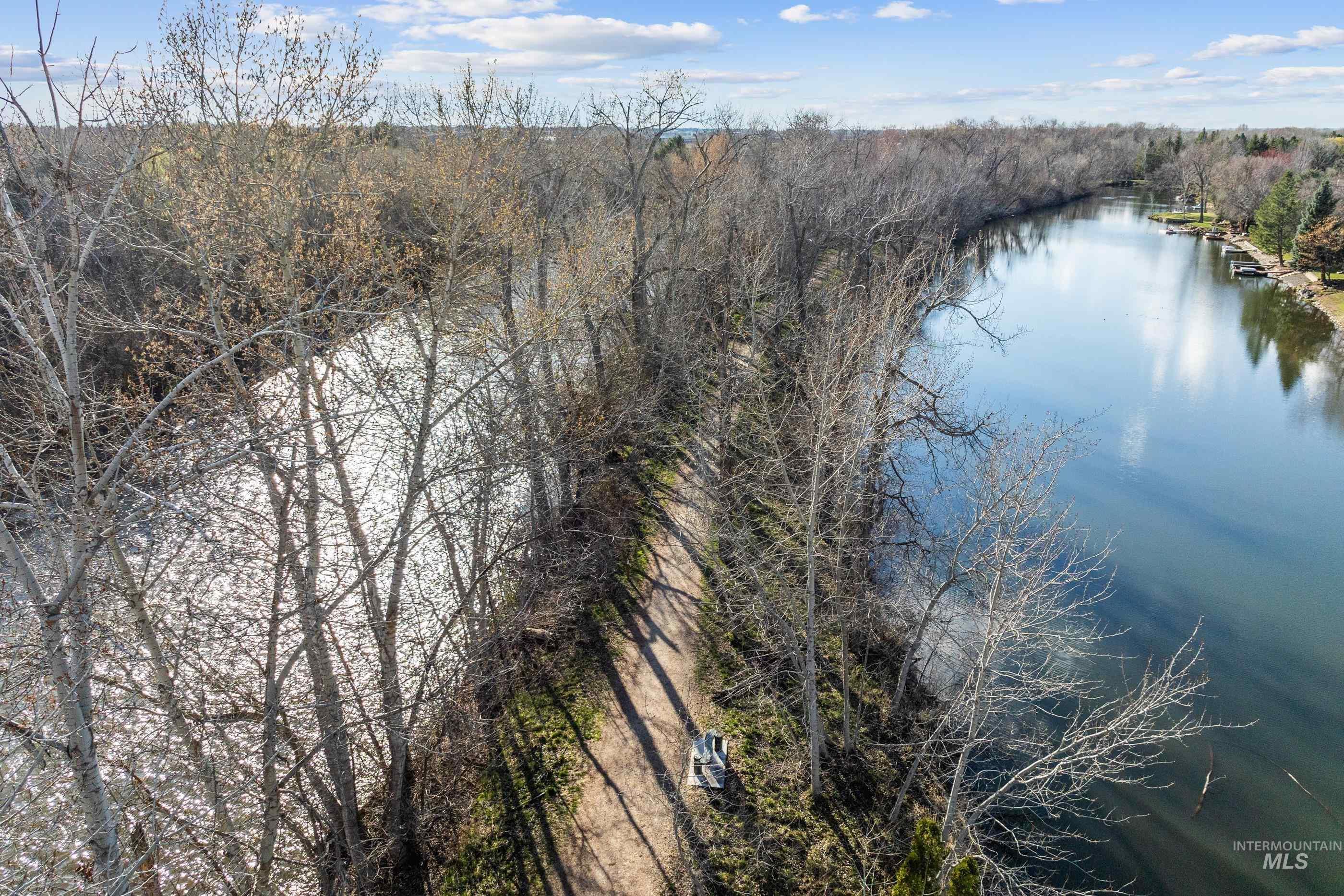 4993 N Rivervista Way