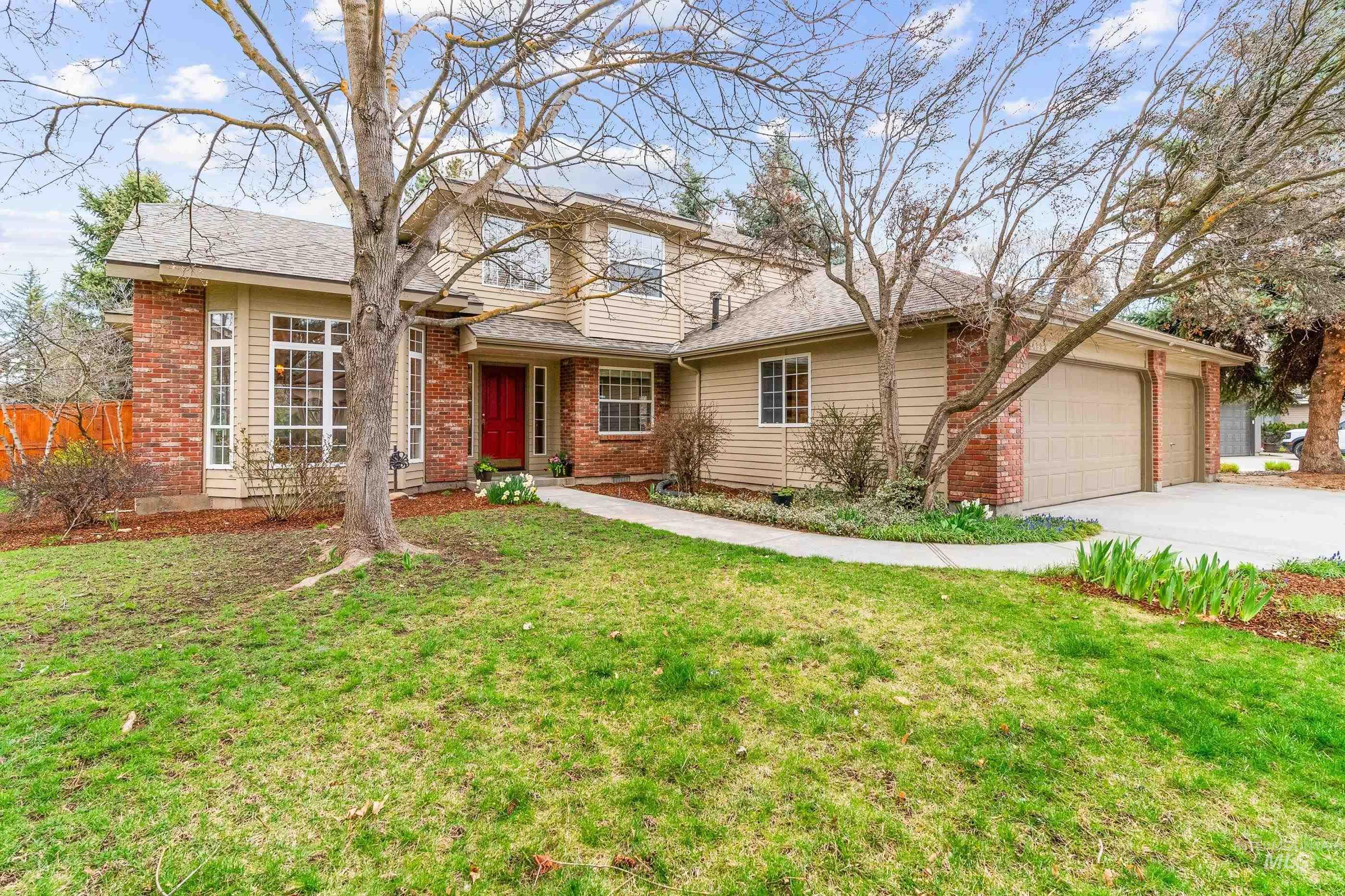 4993 N Rivervista Way