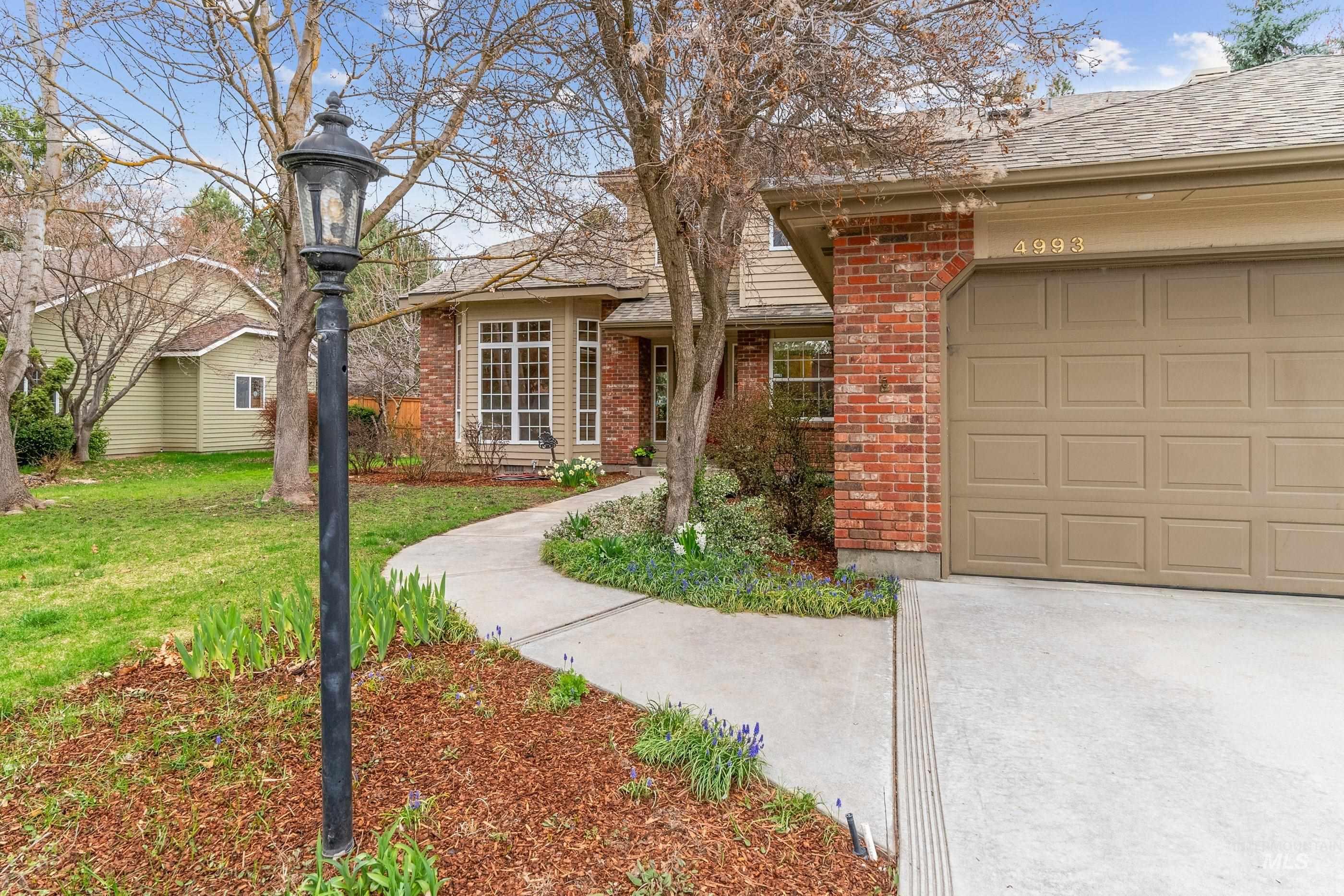 4993 N Rivervista Way