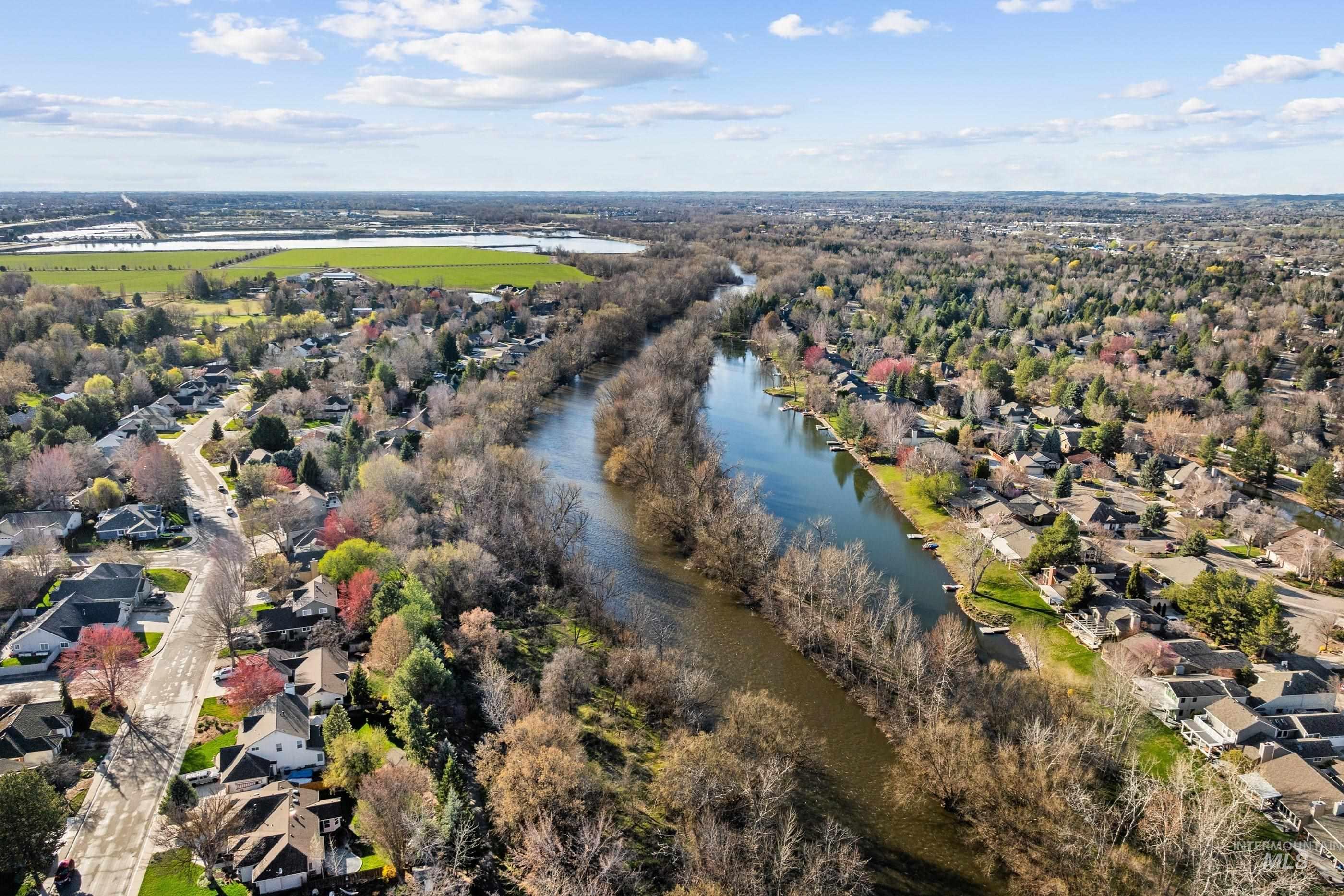 4993 N Rivervista Way