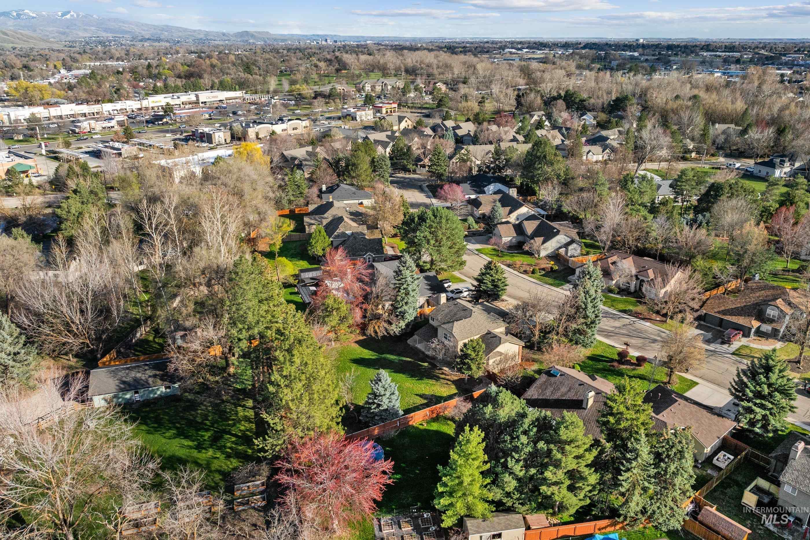 4993 N Rivervista Way