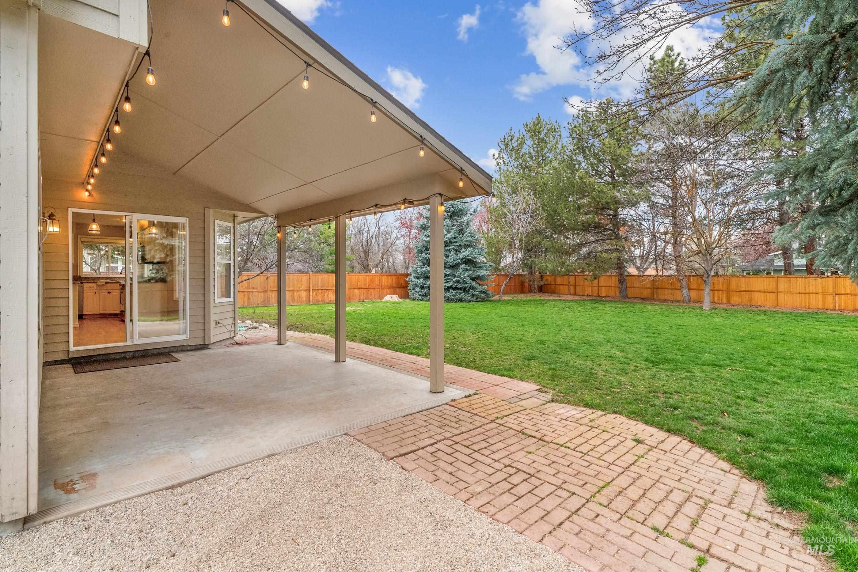 4993 N Rivervista Way