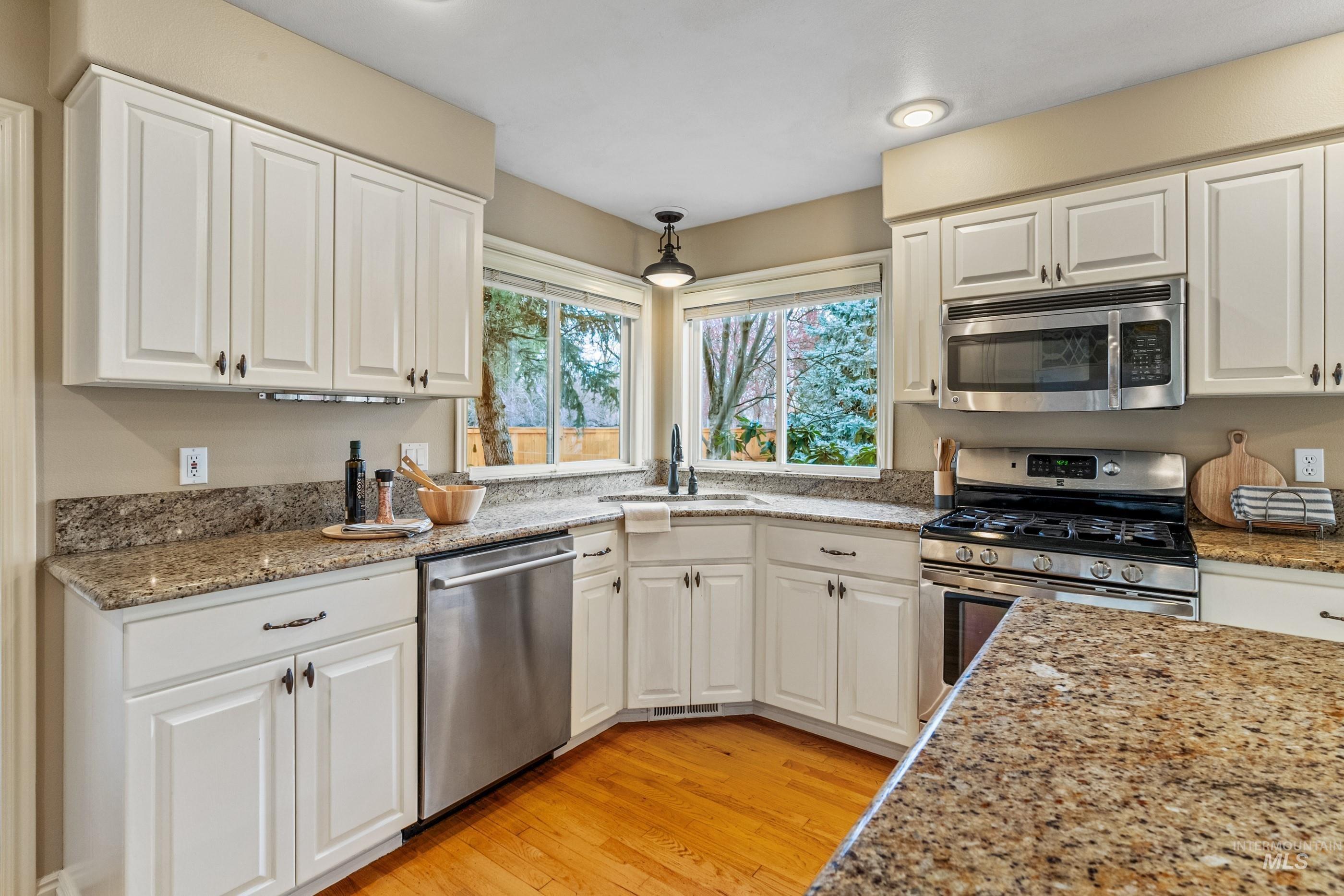 4993 N Rivervista Way