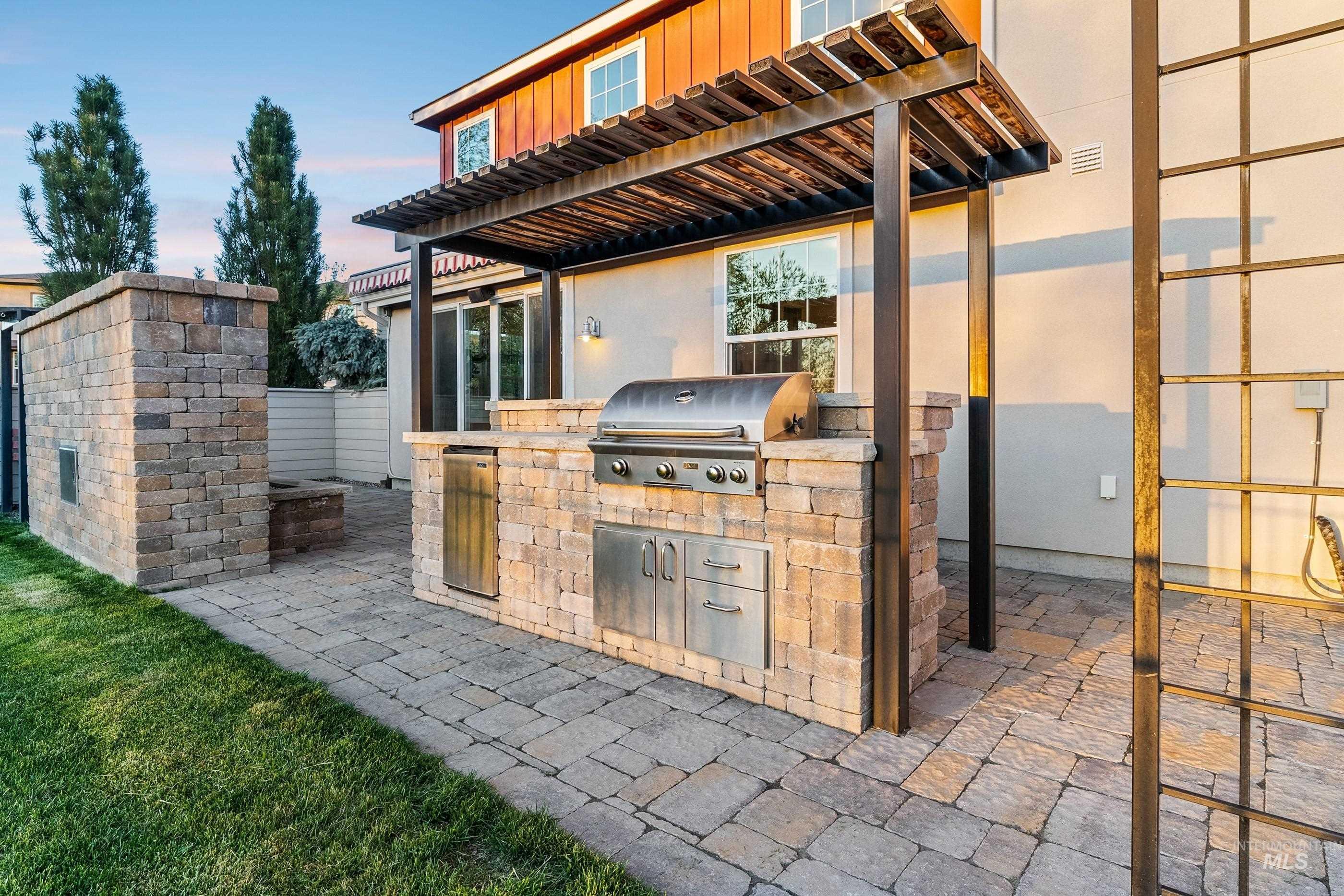 3515 S Pheasant Tail Way