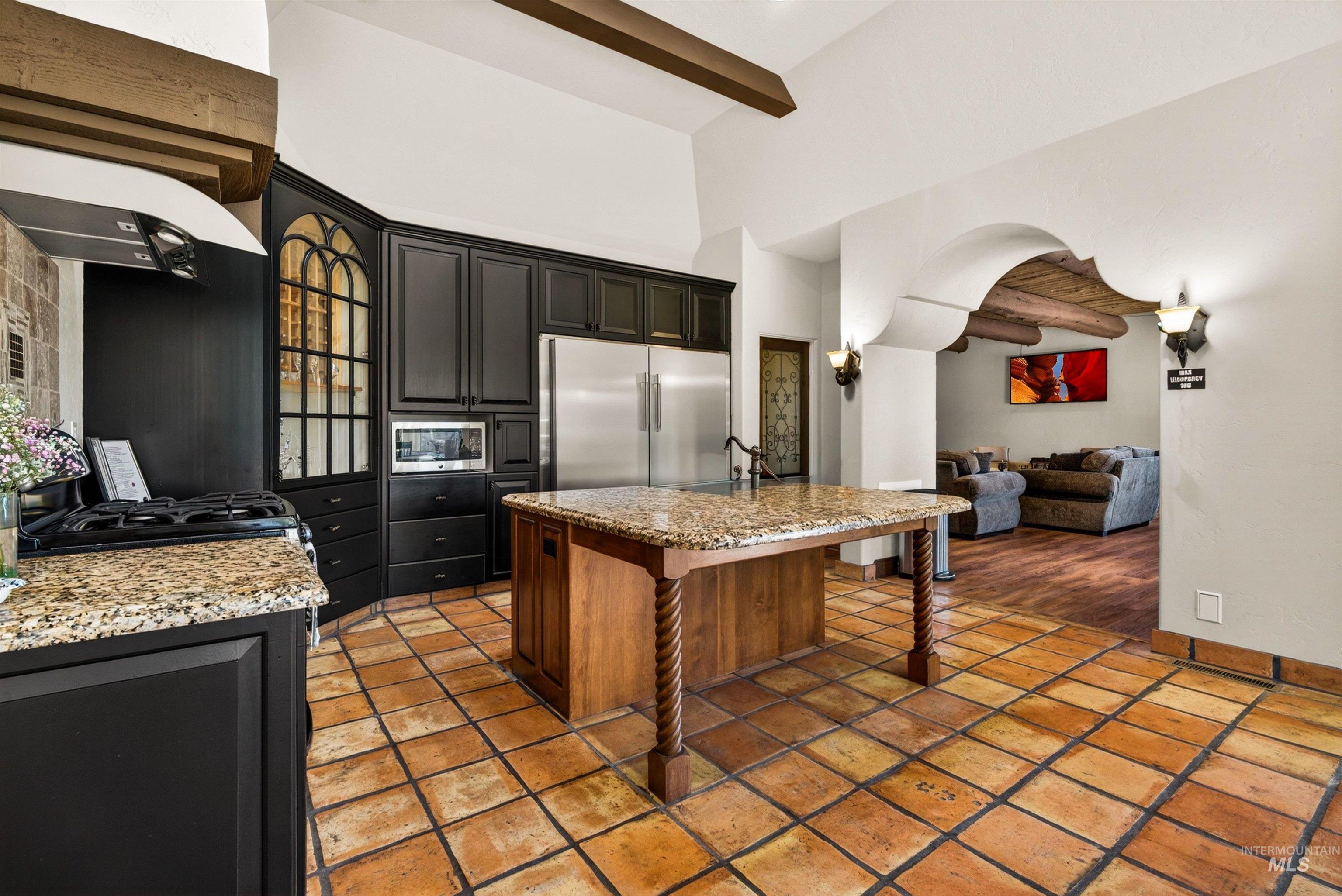 122 E Cholla Hills
