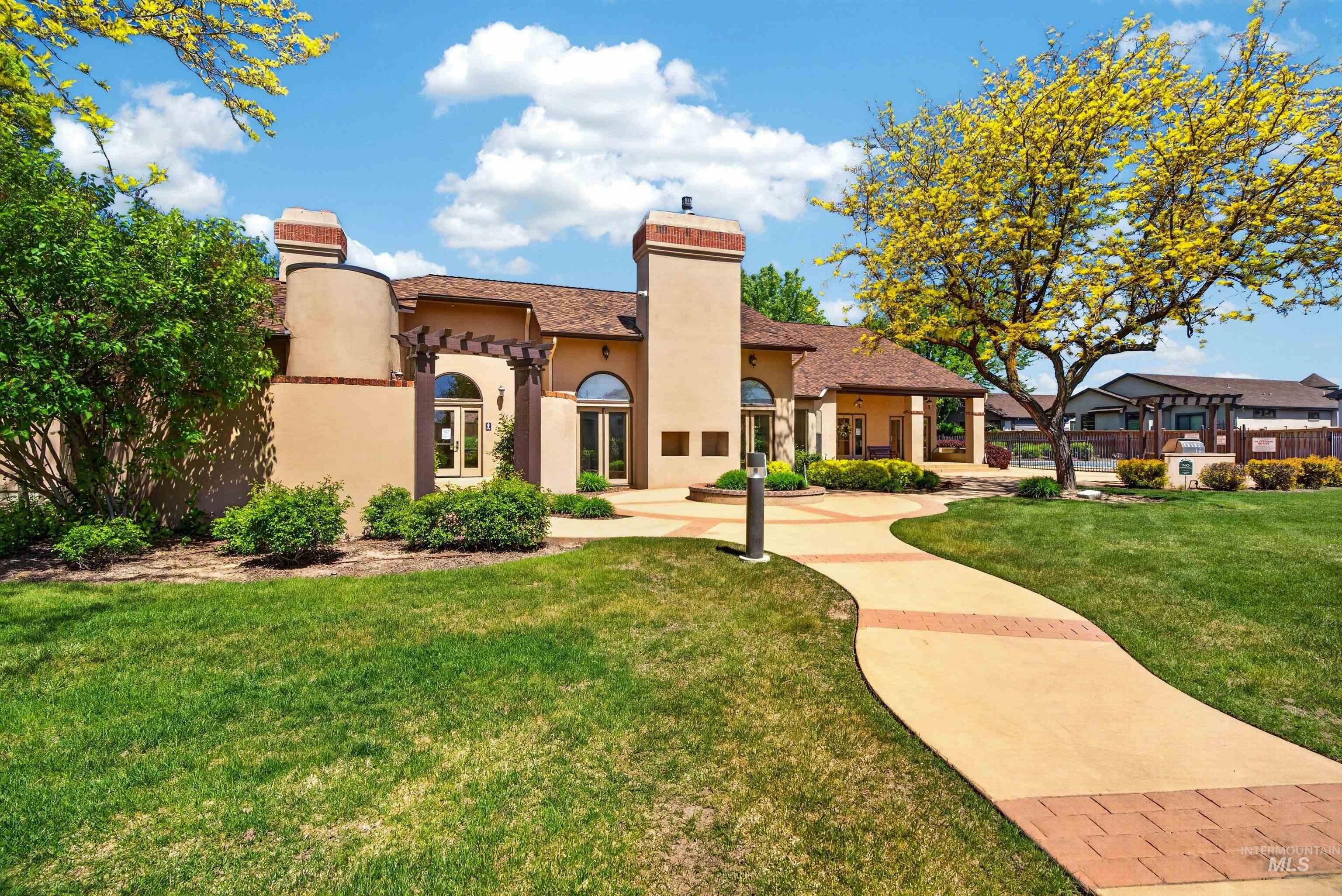 122 E Cholla Hills