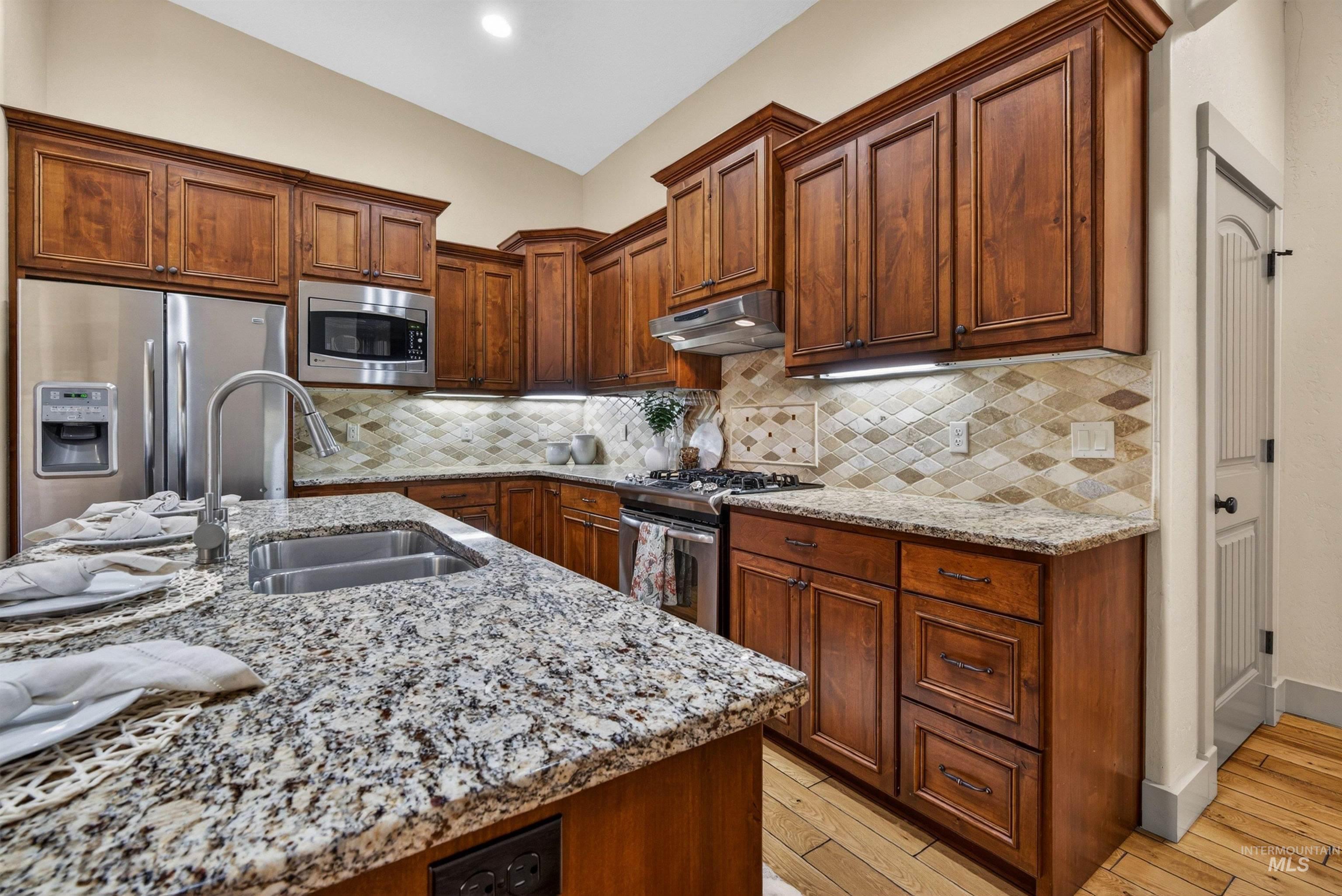 122 E Cholla Hills