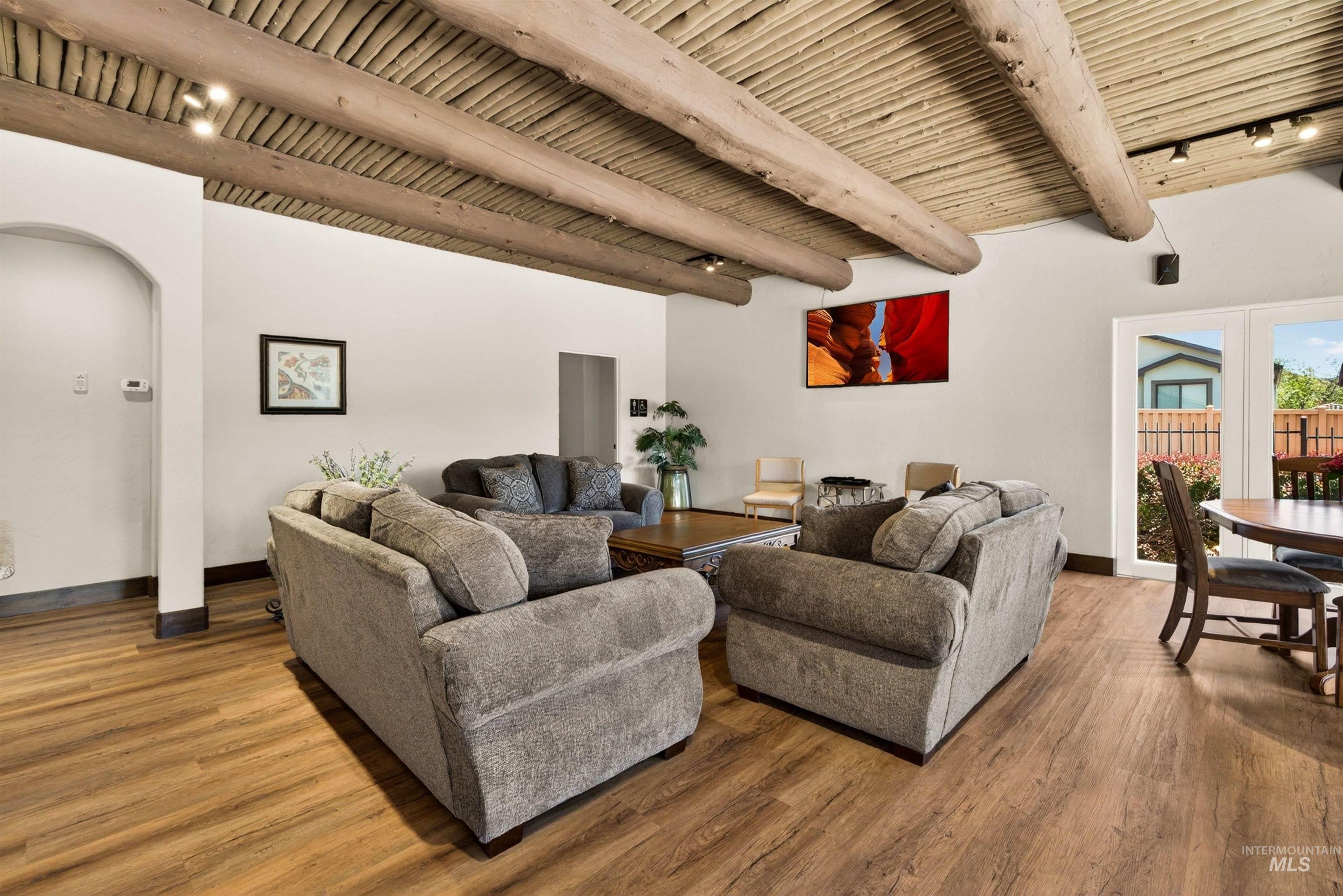 122 E Cholla Hills