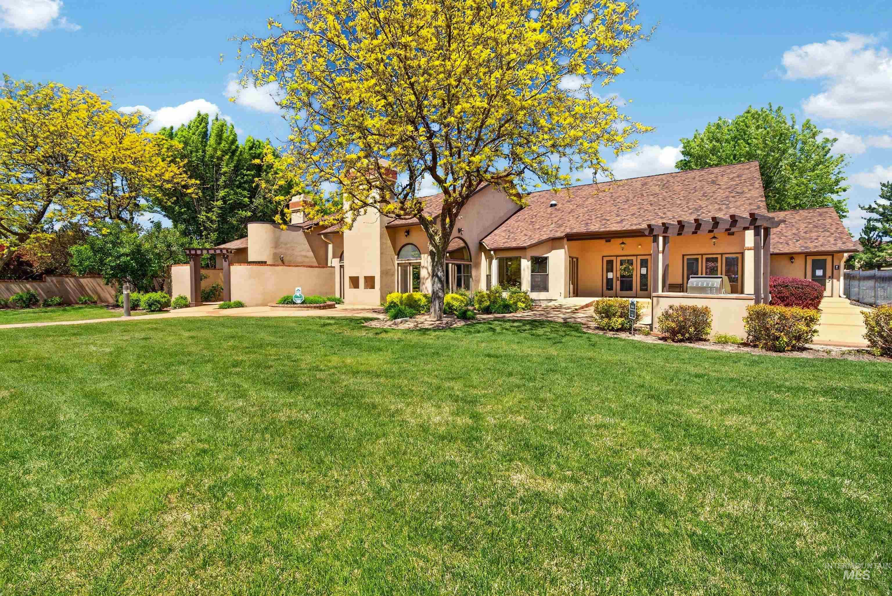 122 E Cholla Hills