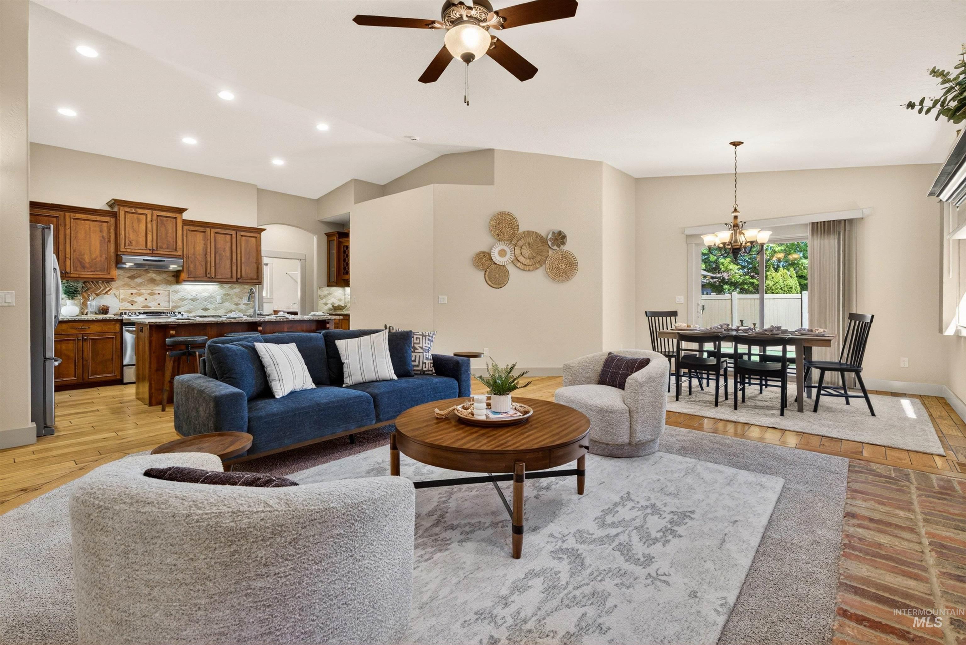 122 E Cholla Hills