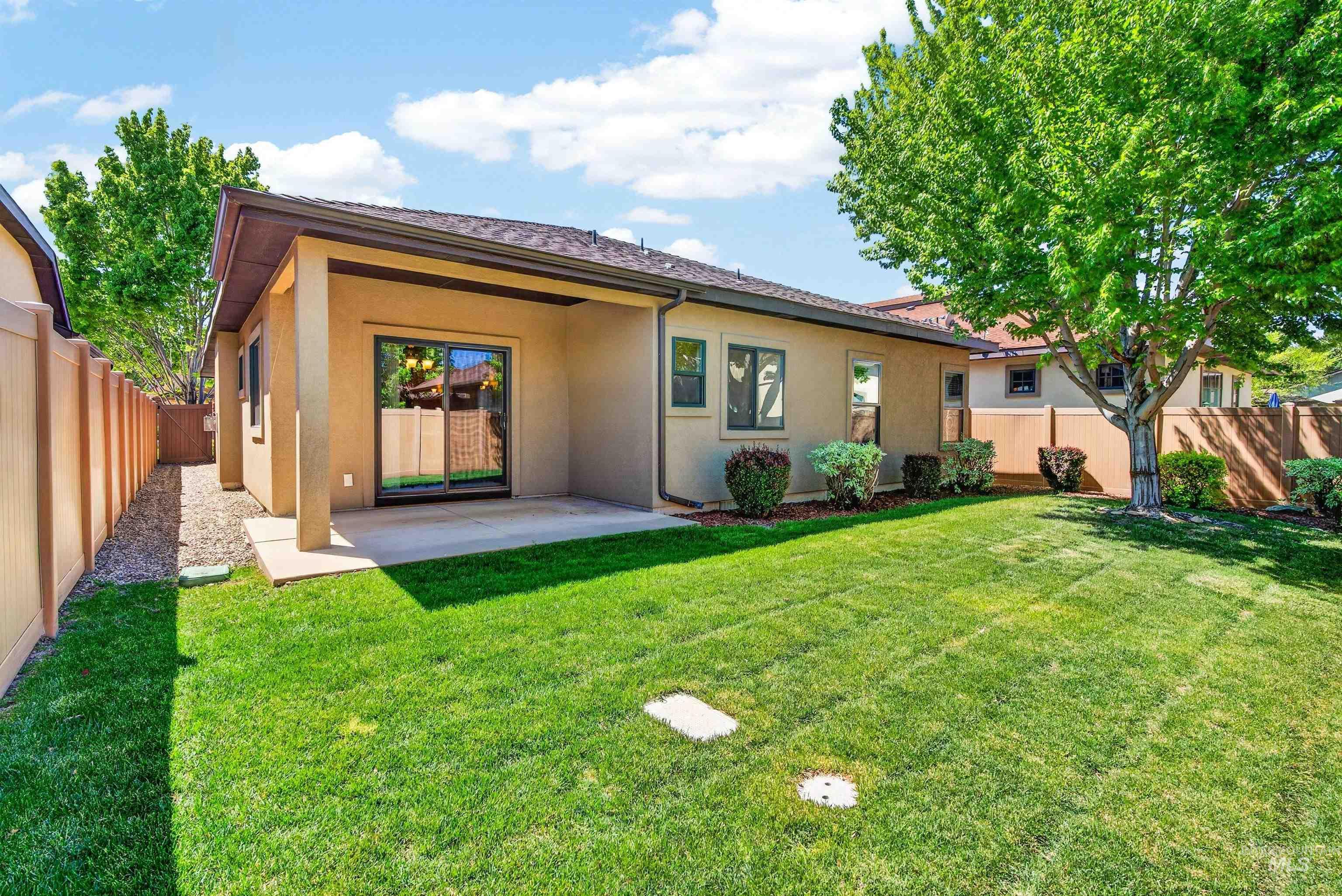 122 E Cholla Hills