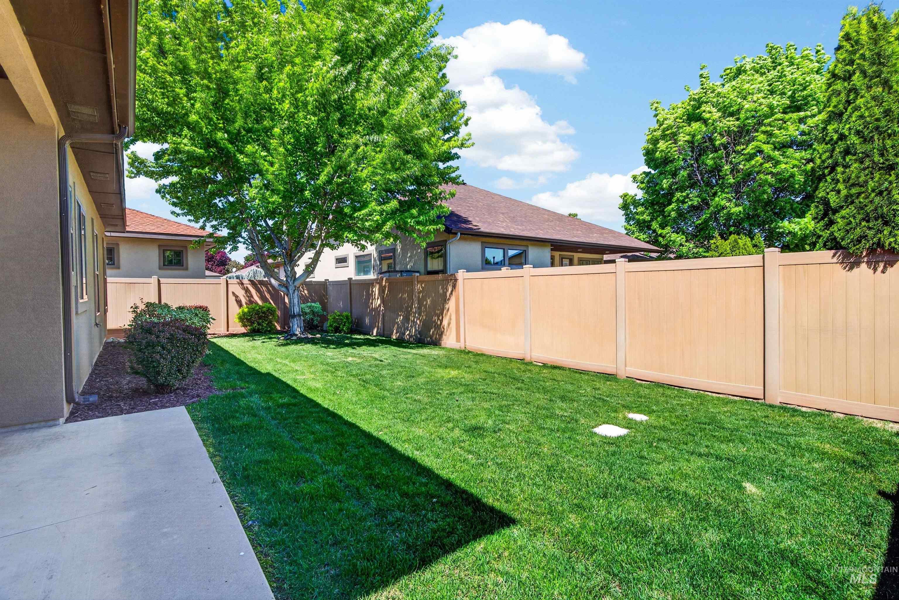 122 E Cholla Hills
