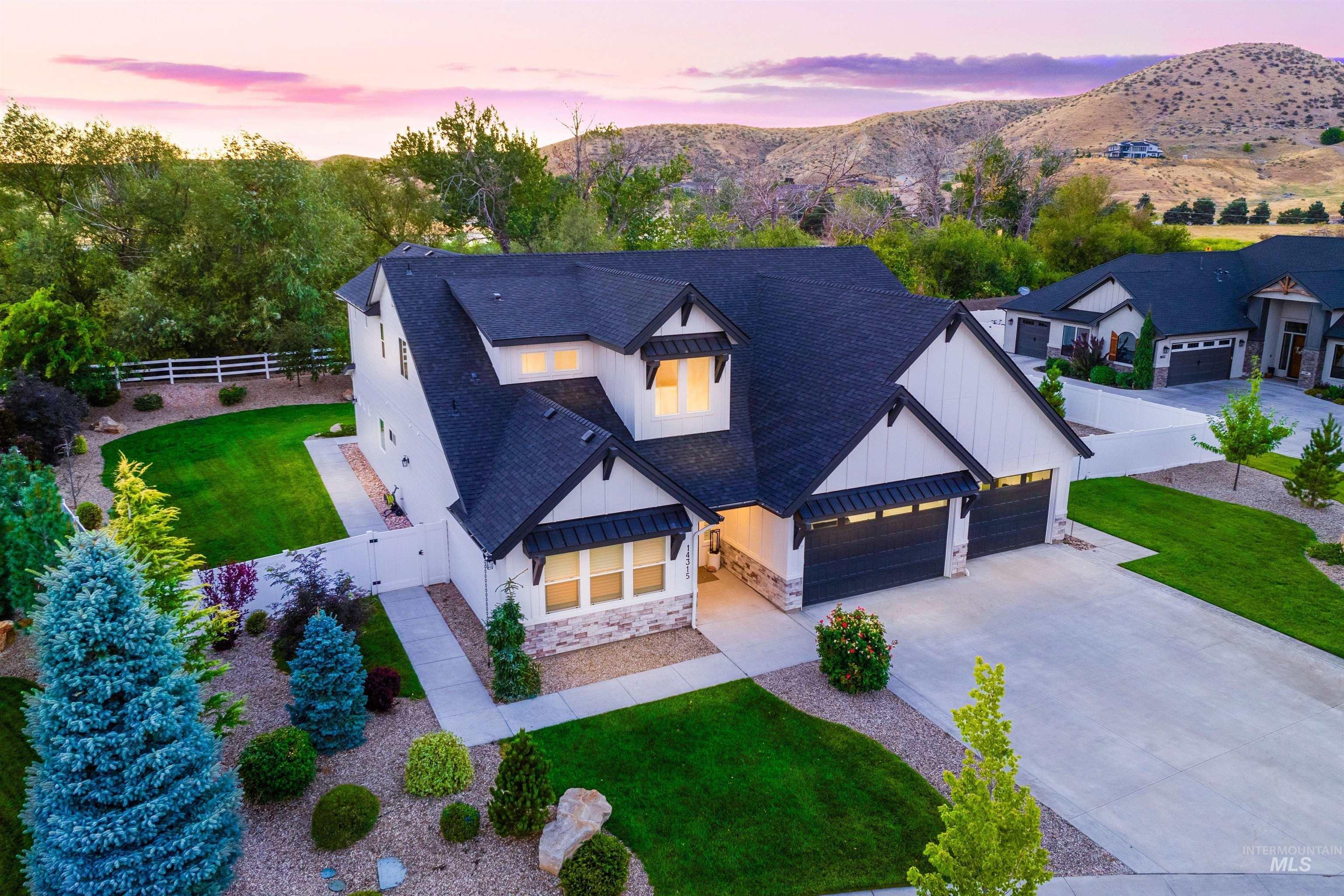 14315 N Otter Tail Way