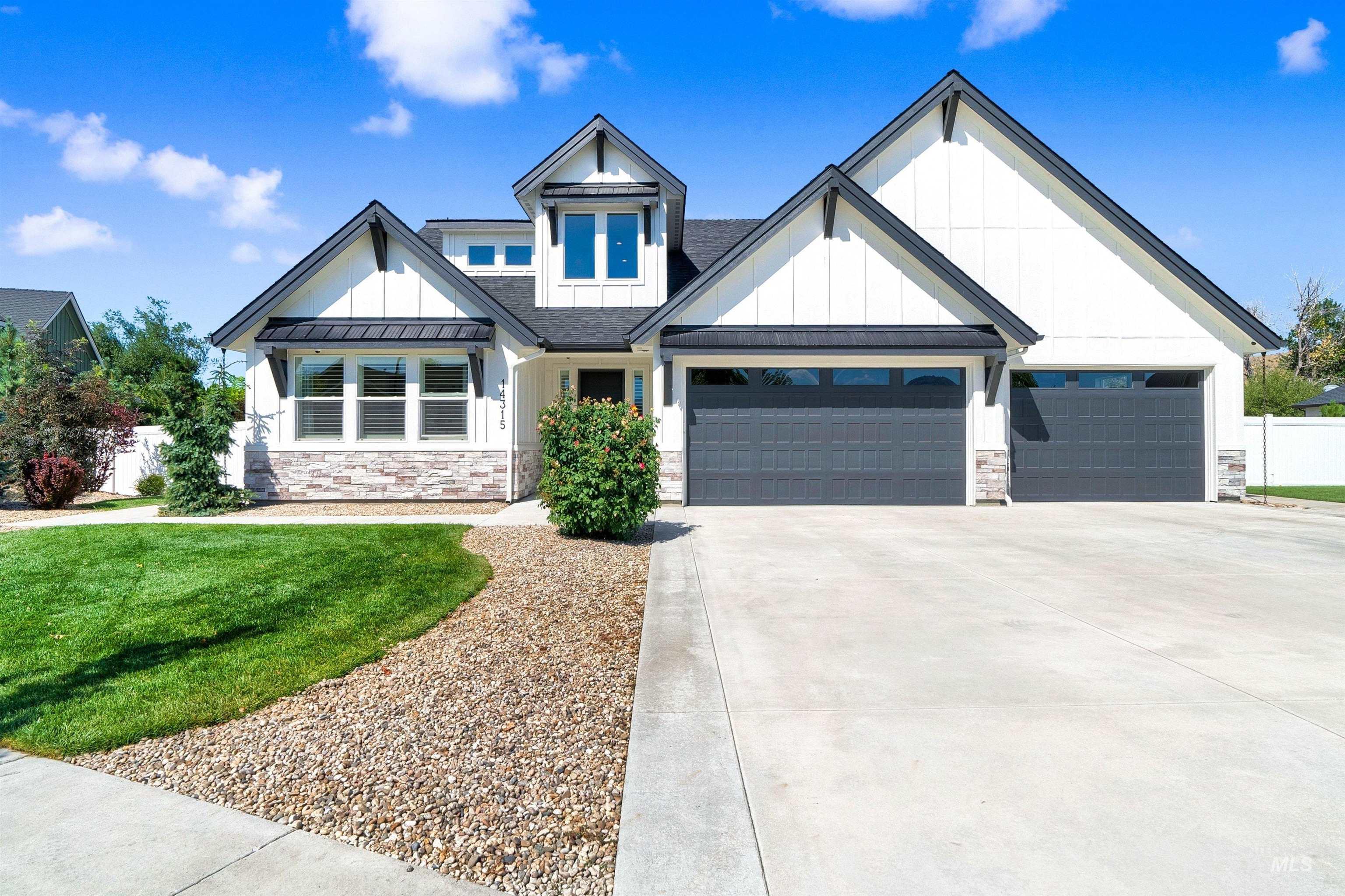 14315 N Otter Tail Way