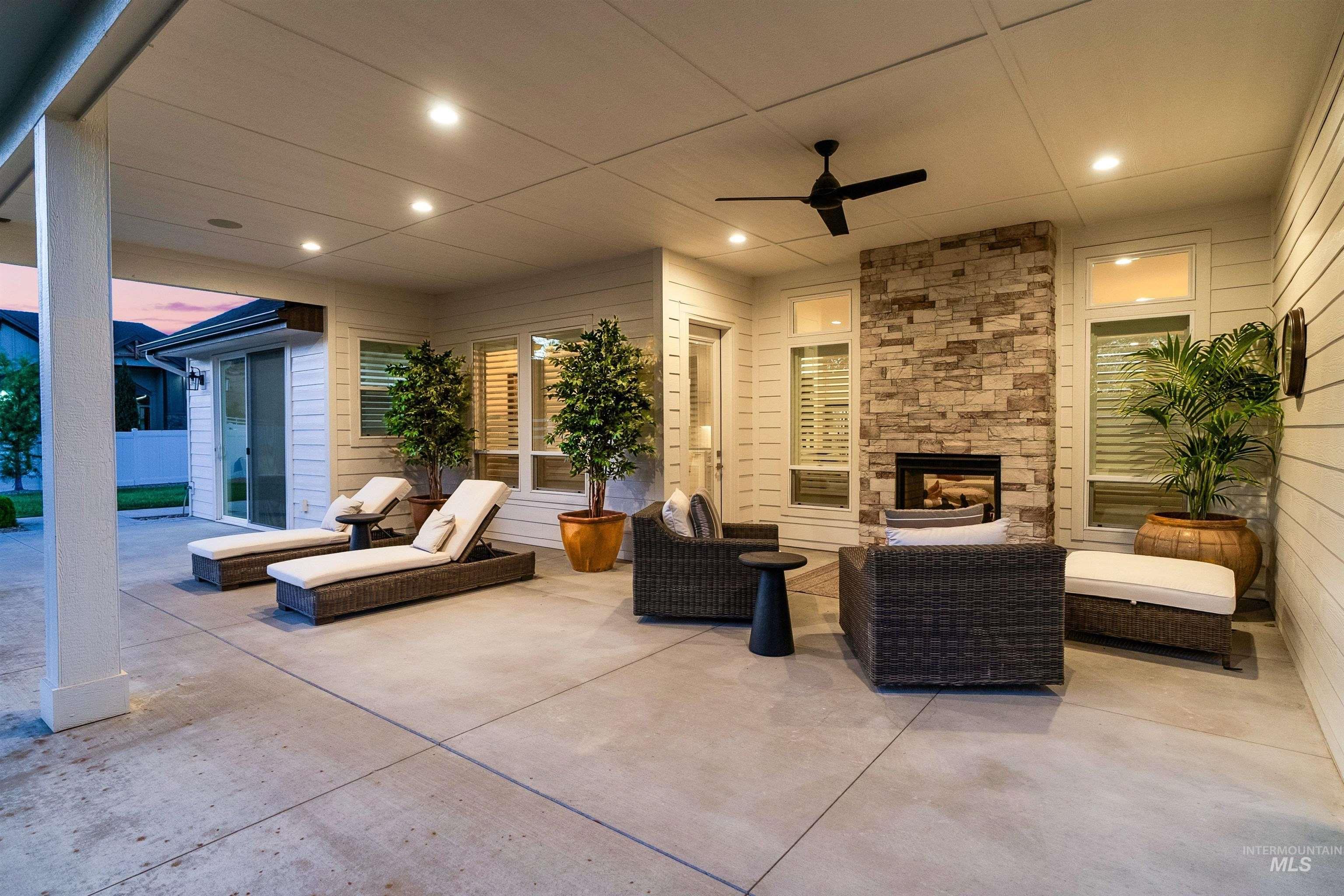 14315 N Otter Tail Way