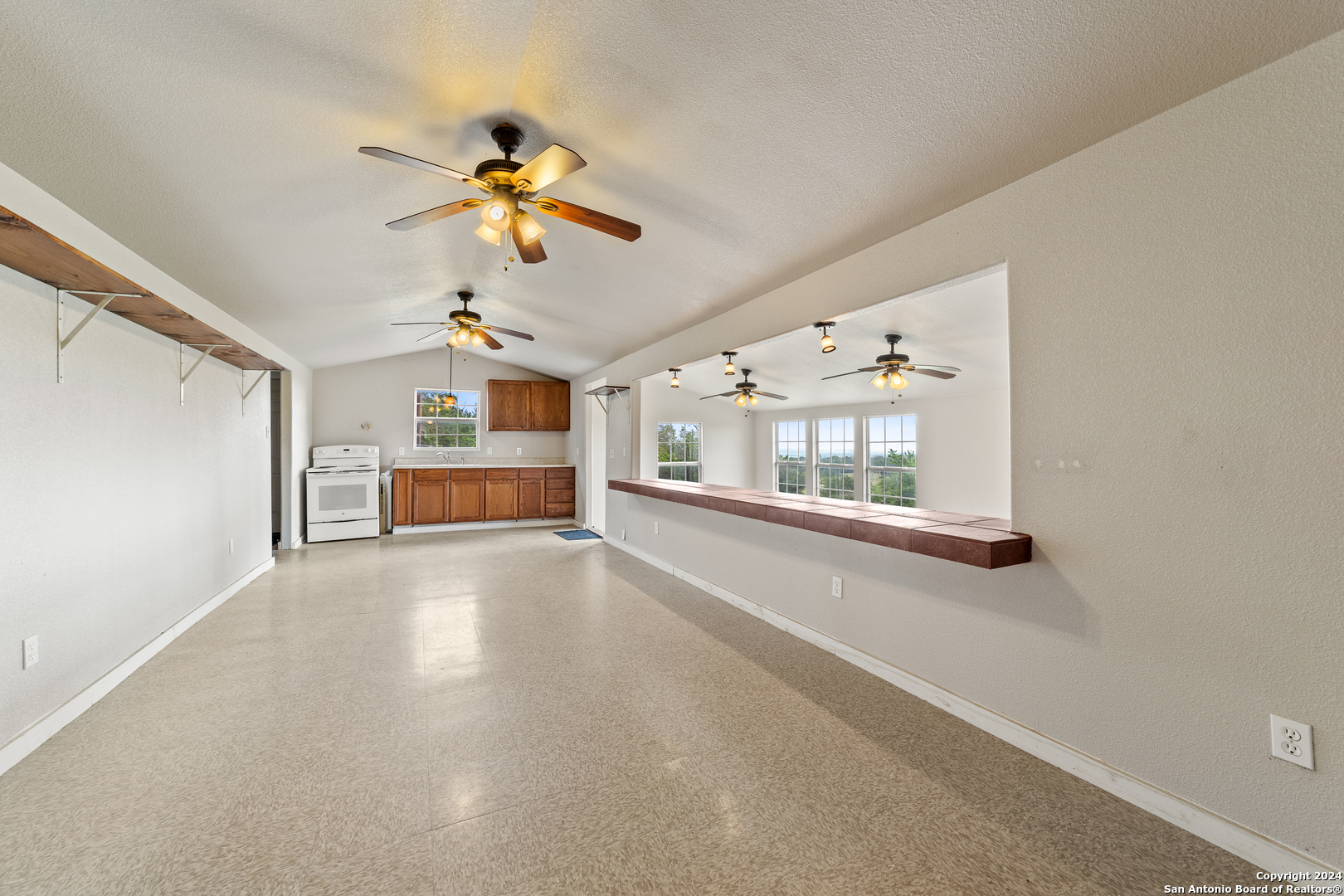 10 SKY LINE DR