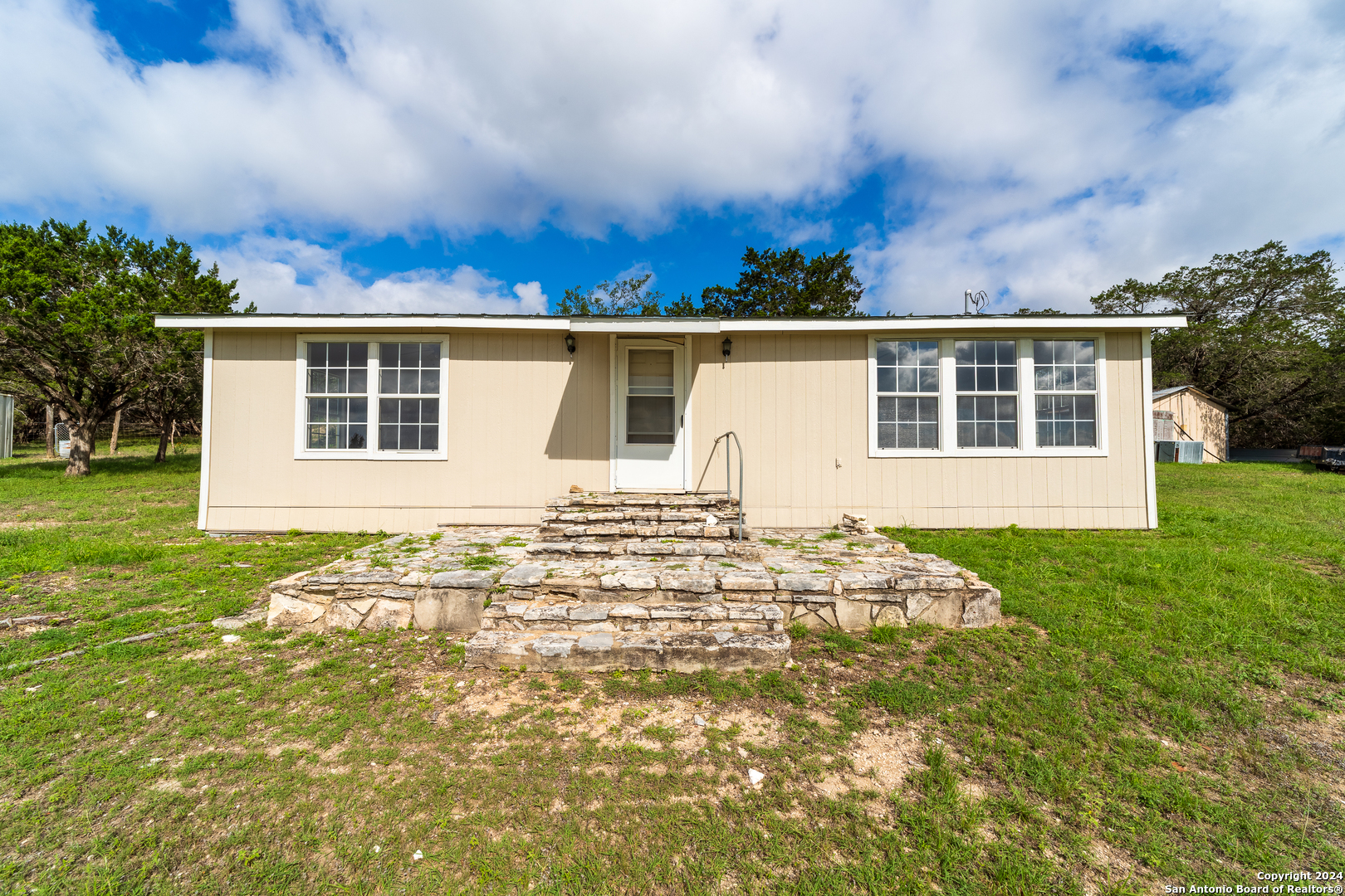 10 SKY LINE DR