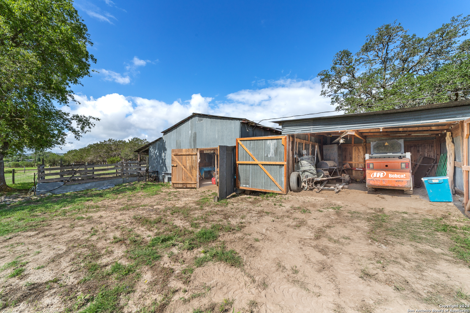 10 SKY LINE DR