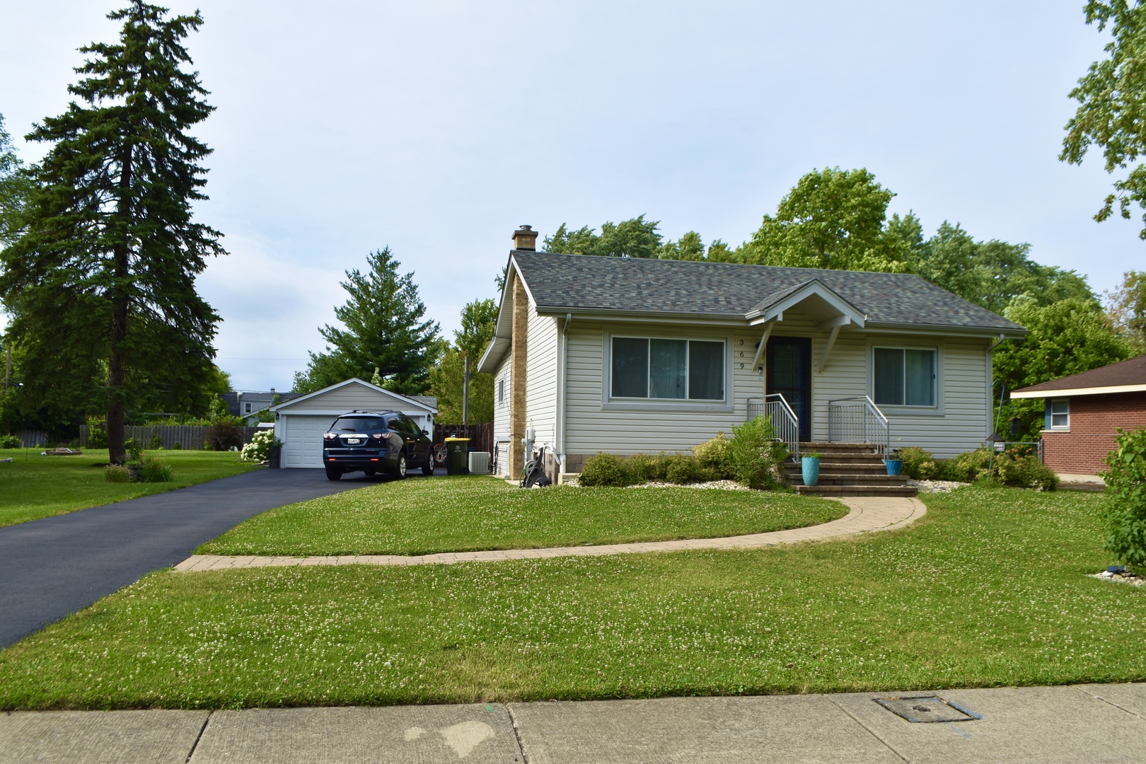 369 W Itasca Street