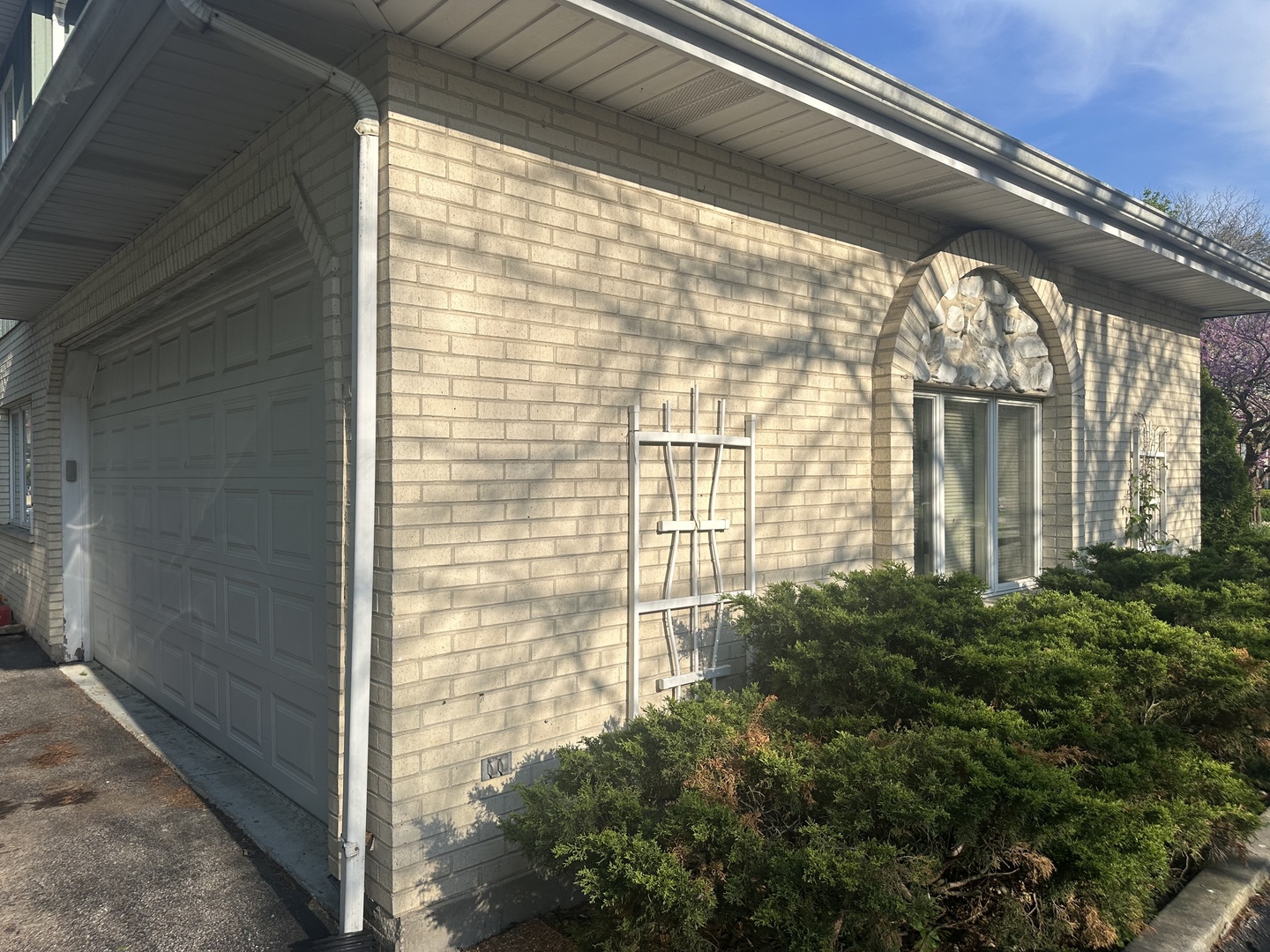 8301 Cambridge Court