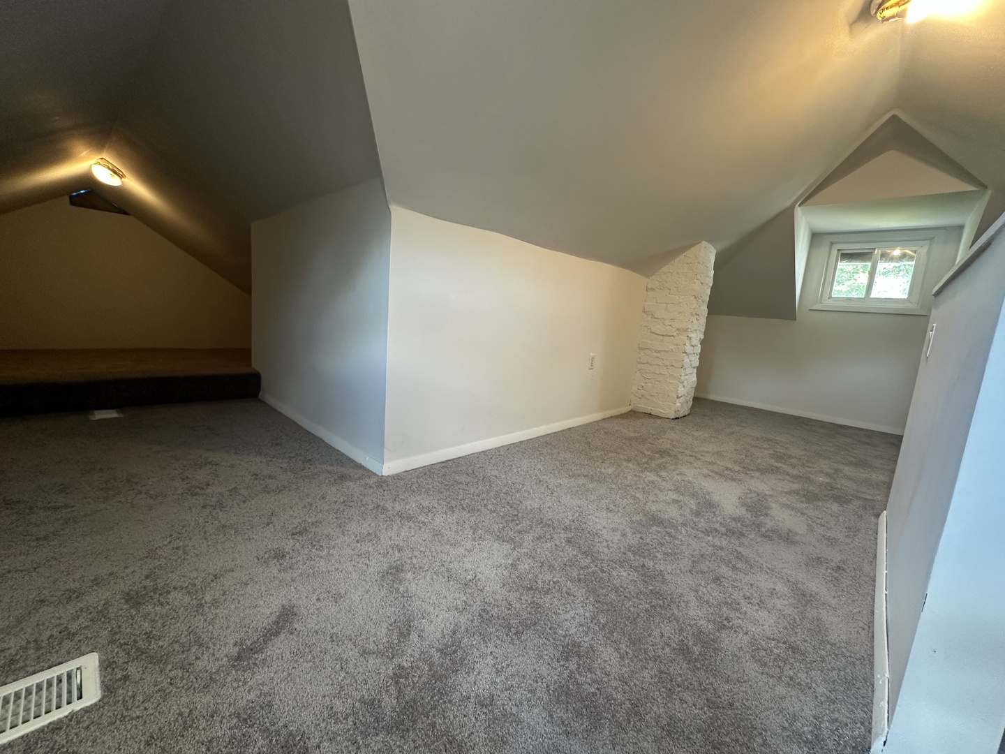 520 W Green Street