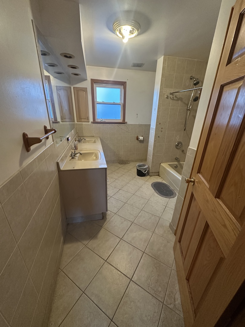 139 N Hemlock Avenue