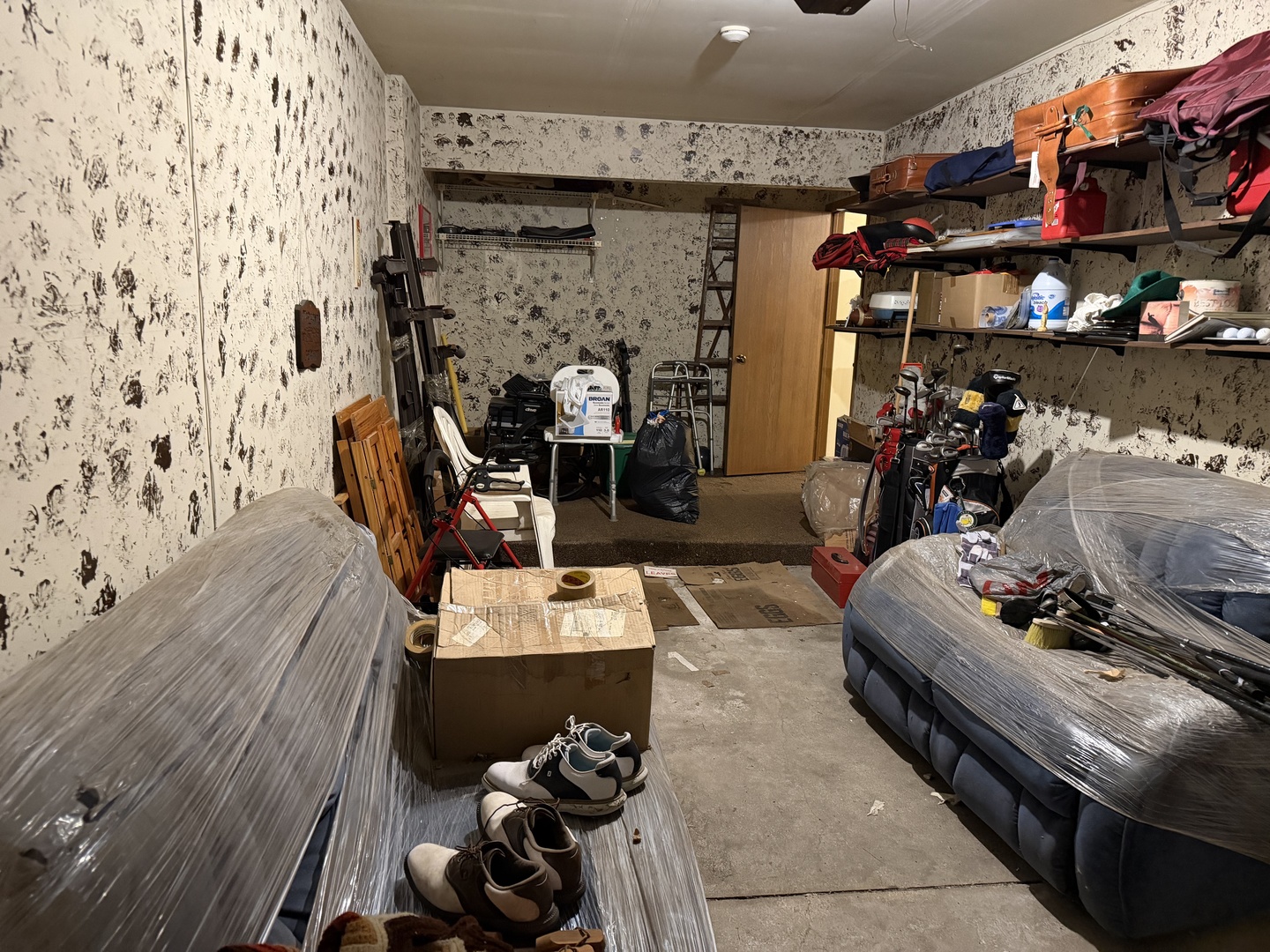 332 Essex Court Unit: 4