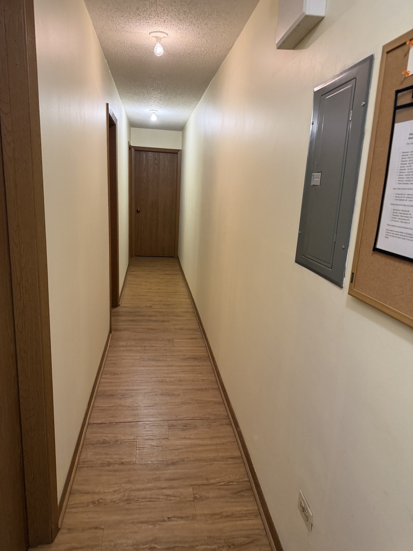 332 Essex Court Unit: 4