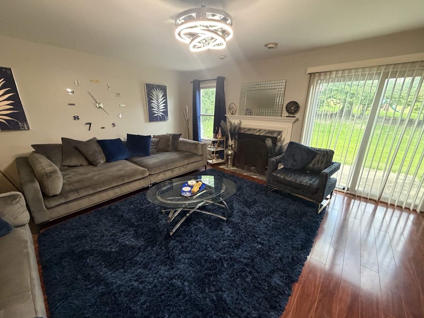 414 Spring Court W