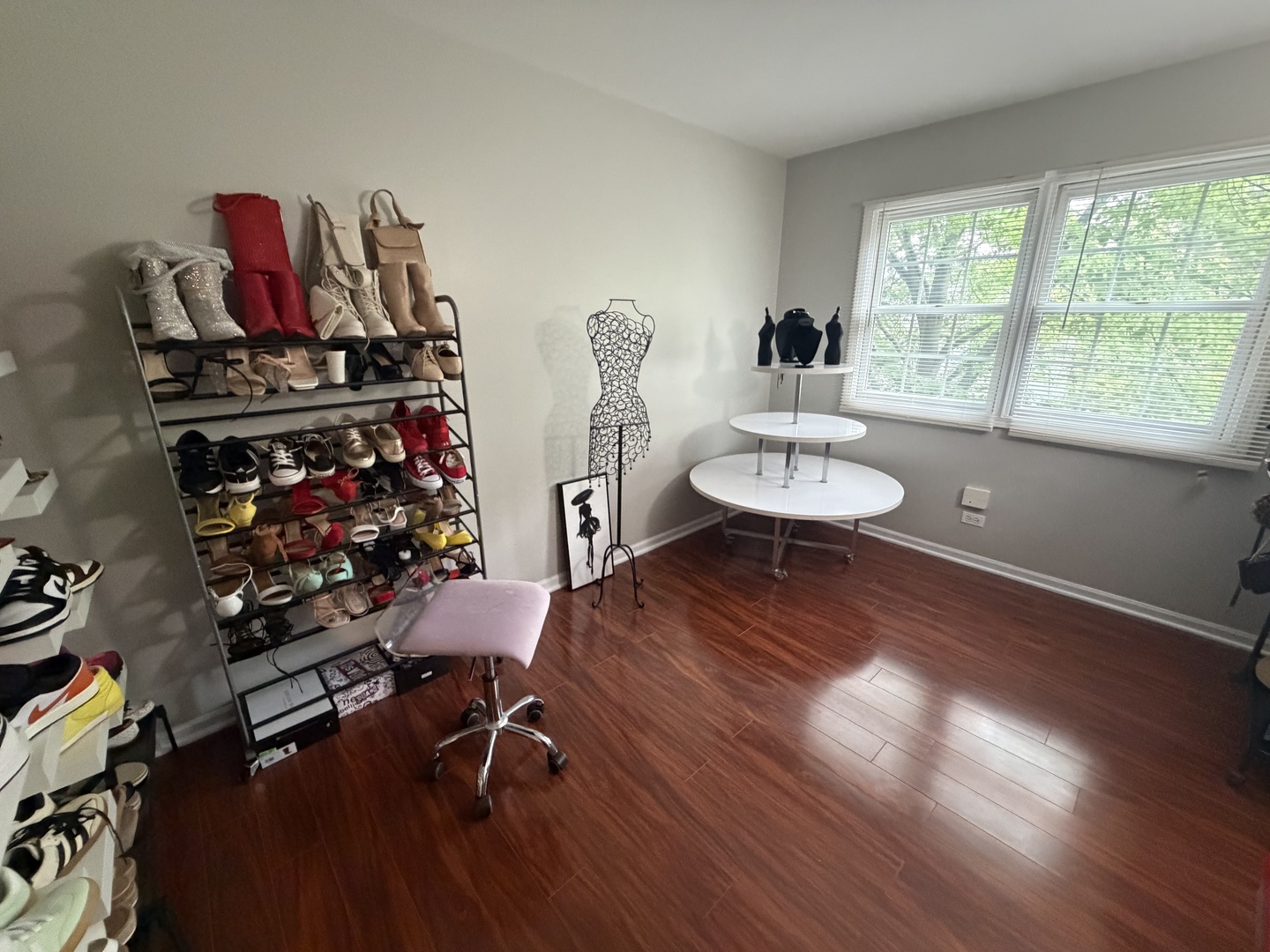 414 Spring Court W