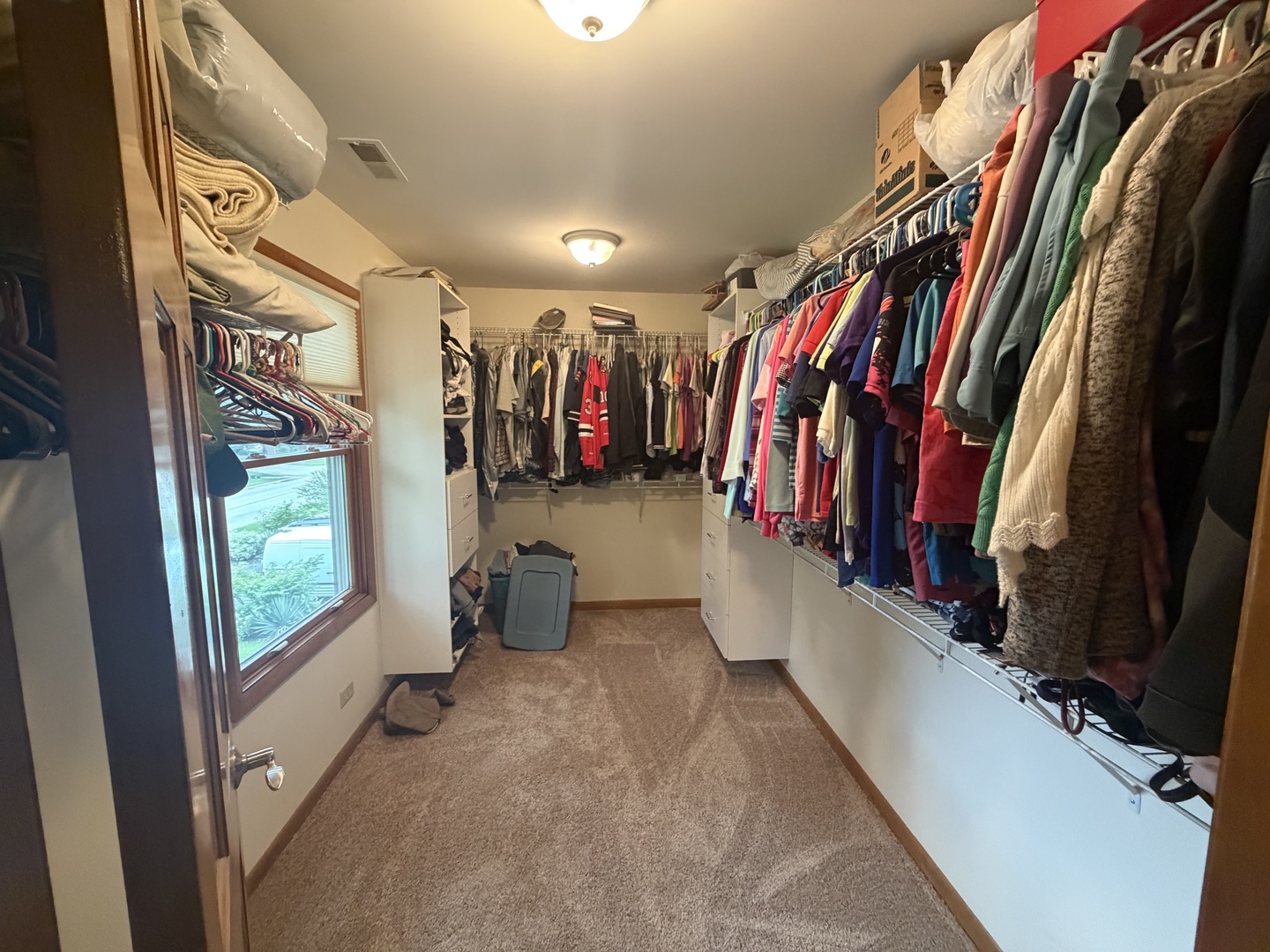 285 E Montrose Avenue