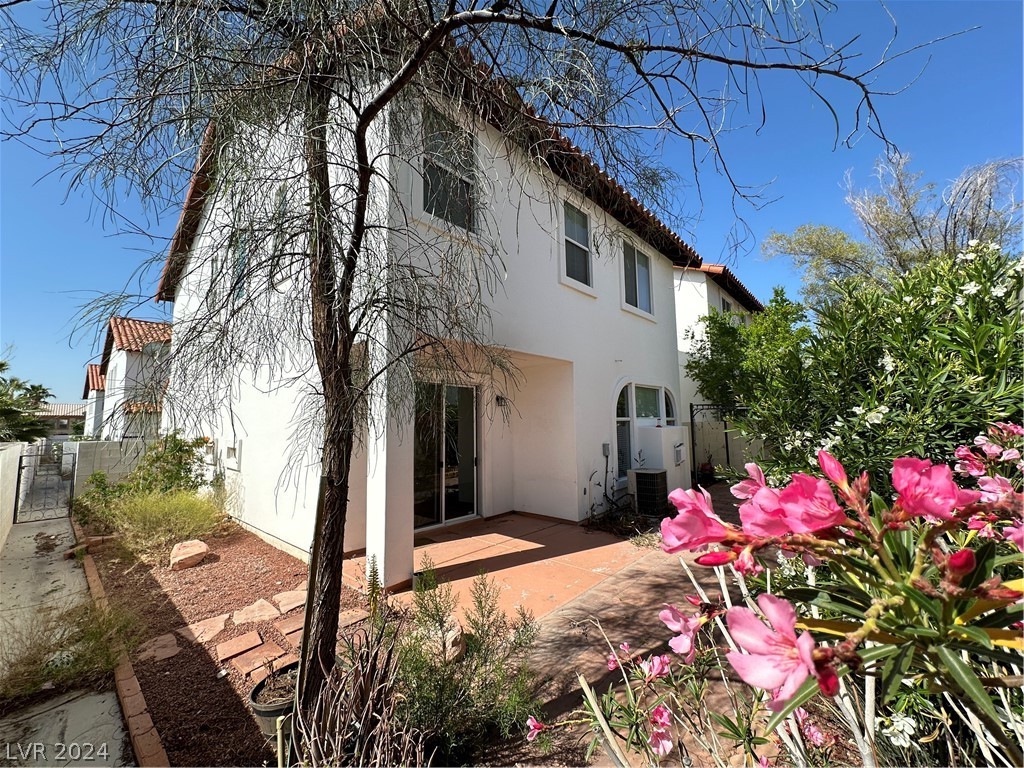 8754 Villa La Rae Avenue