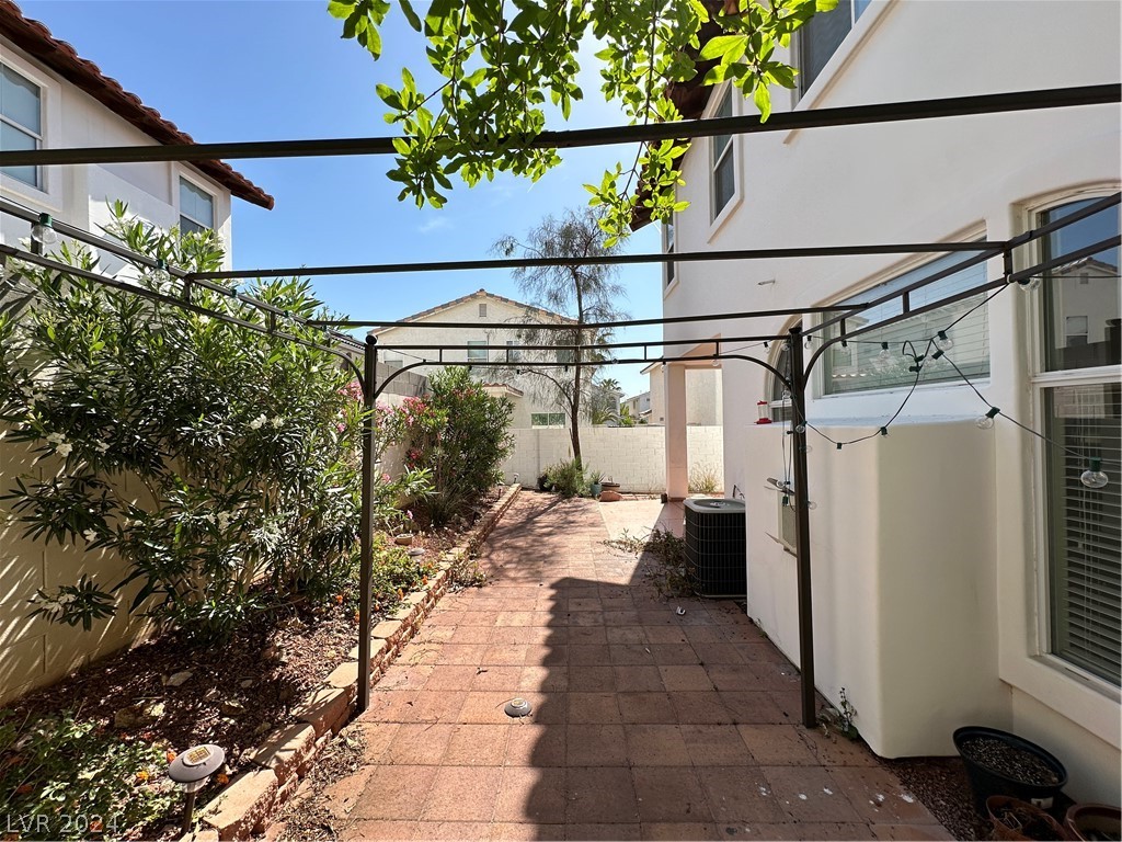 8754 Villa La Rae Avenue