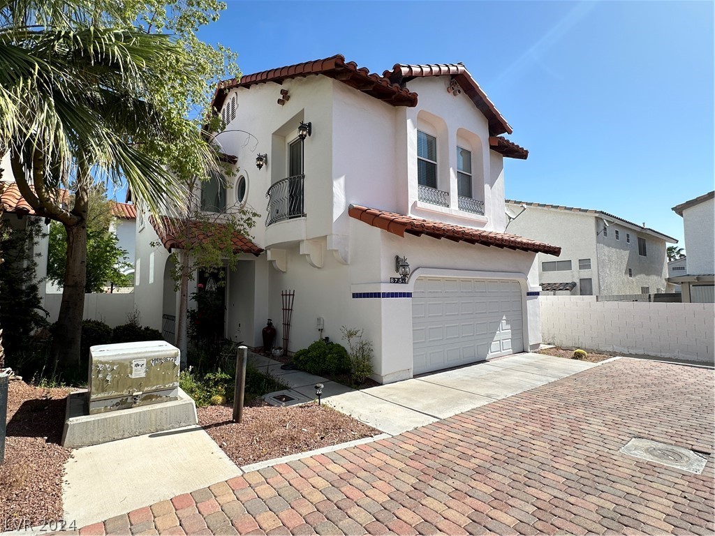 8754 Villa La Rae Avenue
