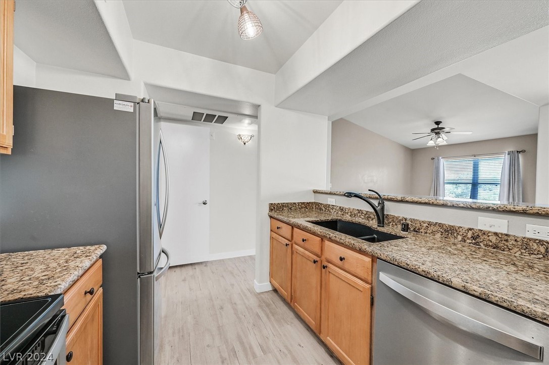 7255 West Sunset Road 2095