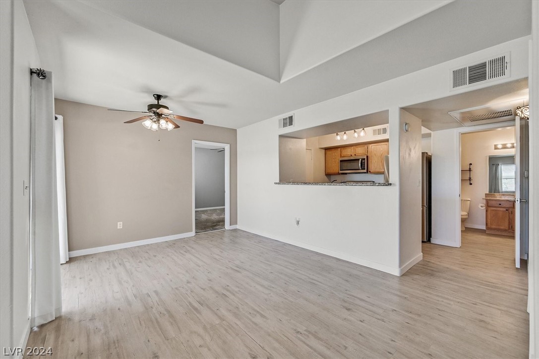 7255 West Sunset Road 2095