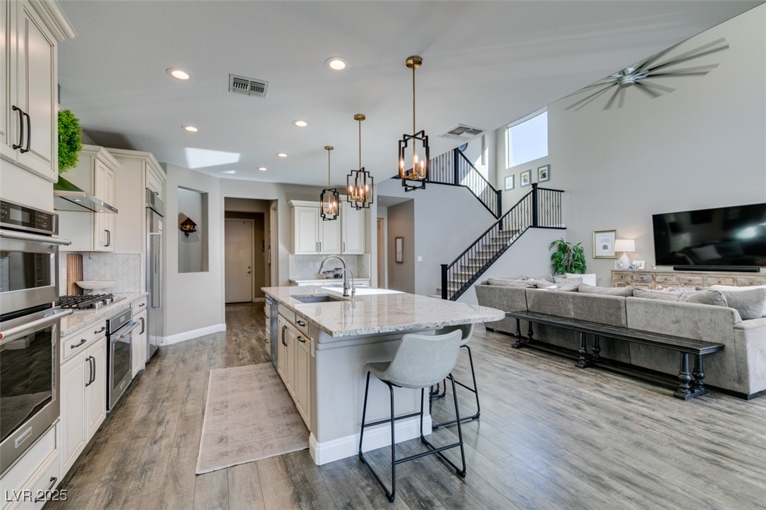 9519 Chandler Springs Avenue