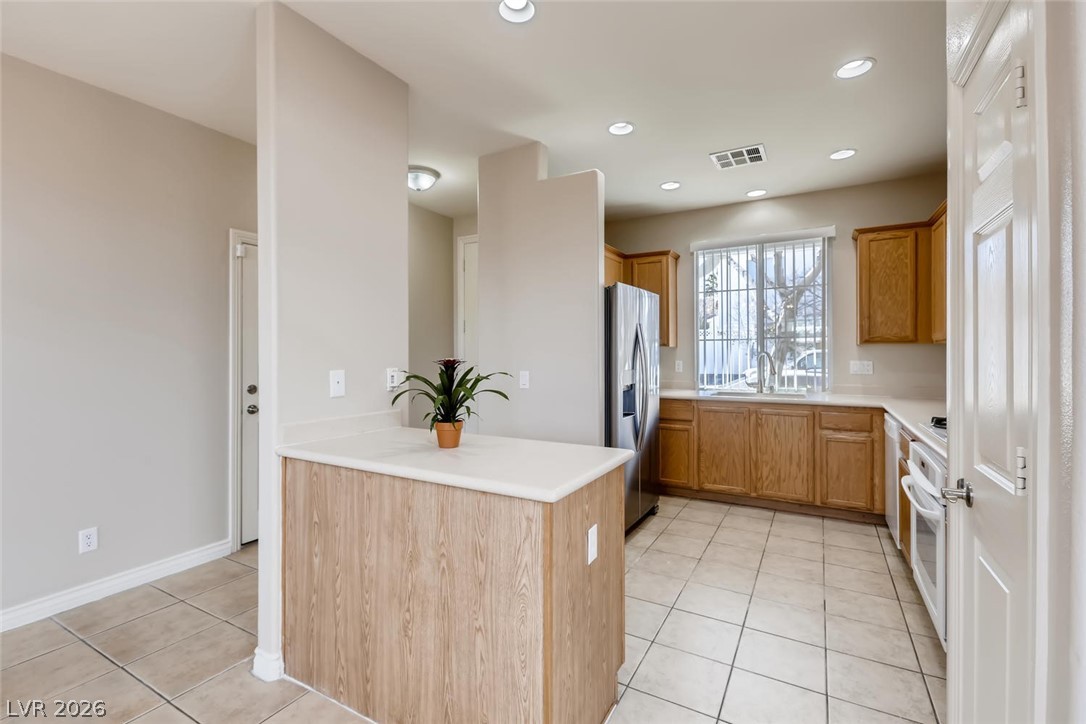 8318 Hampshire Bay Street