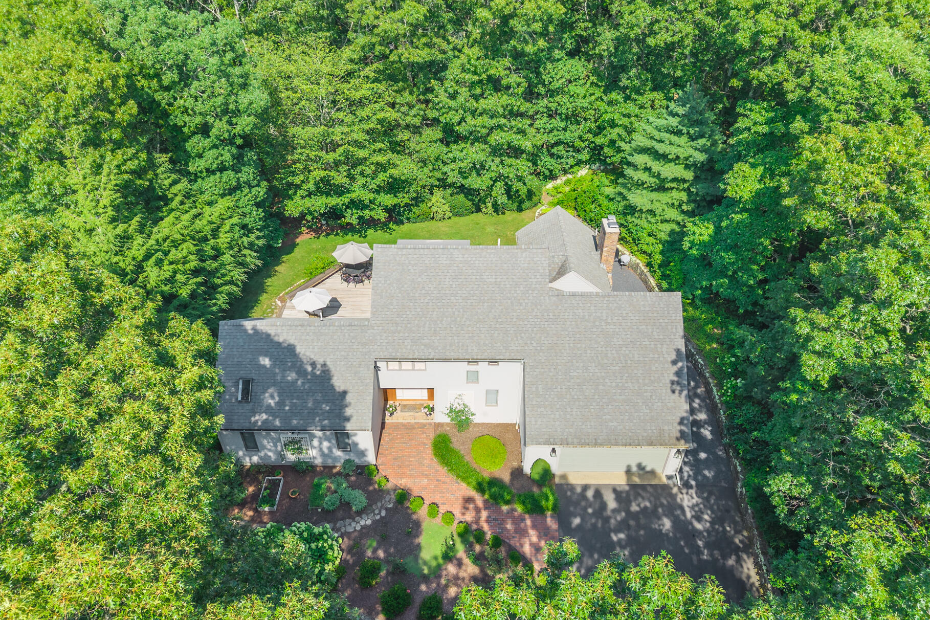 66 Clear Pond Road
